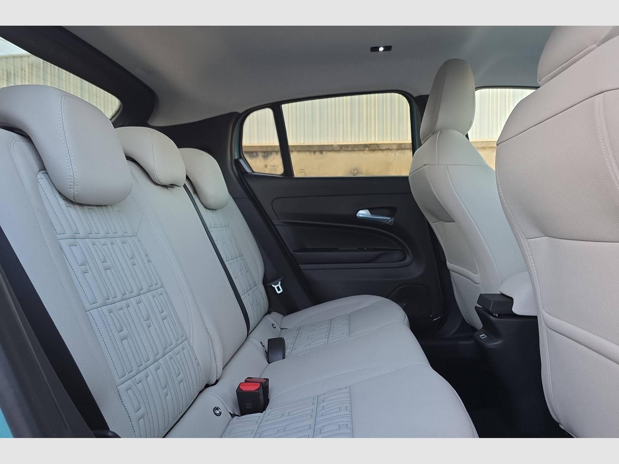 Fiat 600 T-Gen 3 1.2 Hybrid 110ch eDCT6 La Prima (2026) - Photo 10