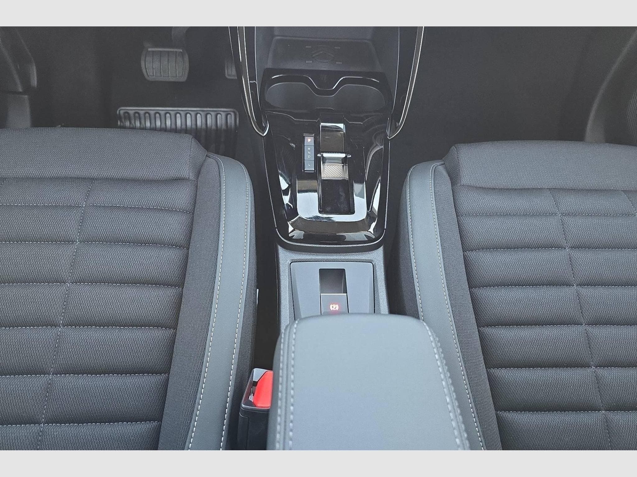Citroën C3 Aircross Hybride 145 e-DCS6 Max (2026) - Photo 17