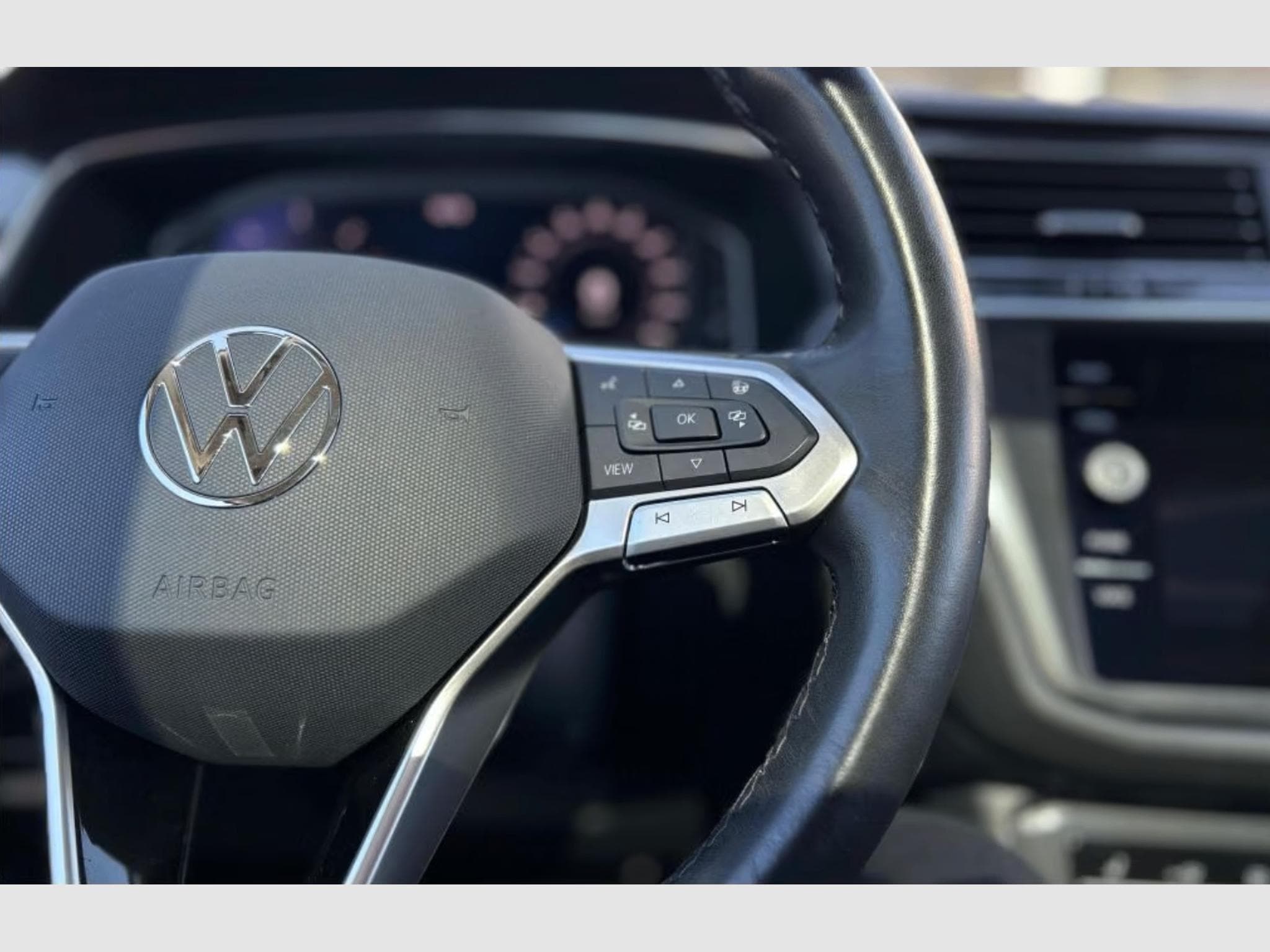 VW Tiguan 7 places 2.0 TDI - 4X4 - Toit ouvrant (2023) - Photo 16