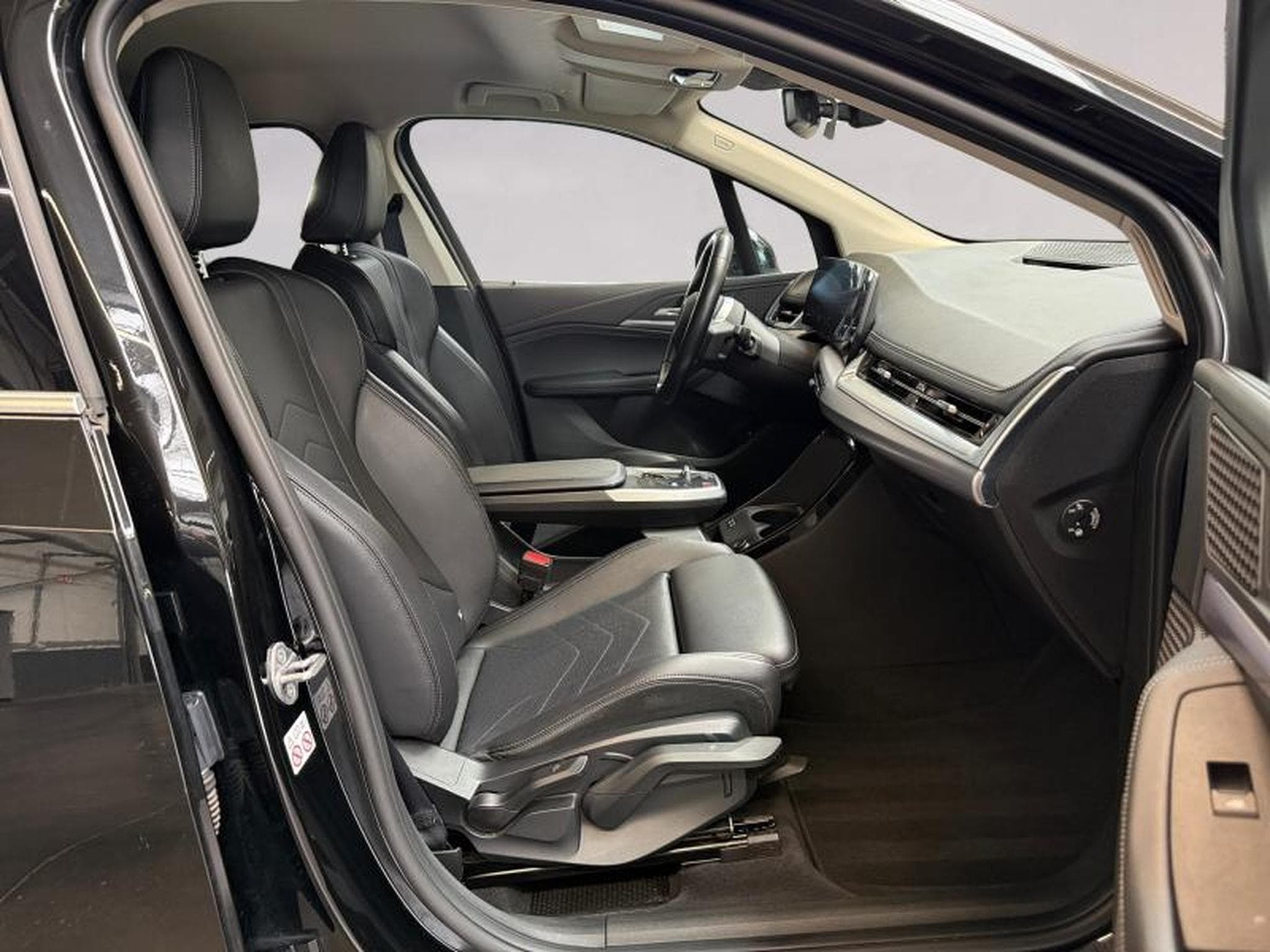 BMW 218 218i Active Tourer Luxury Line (2022) - Photo 13