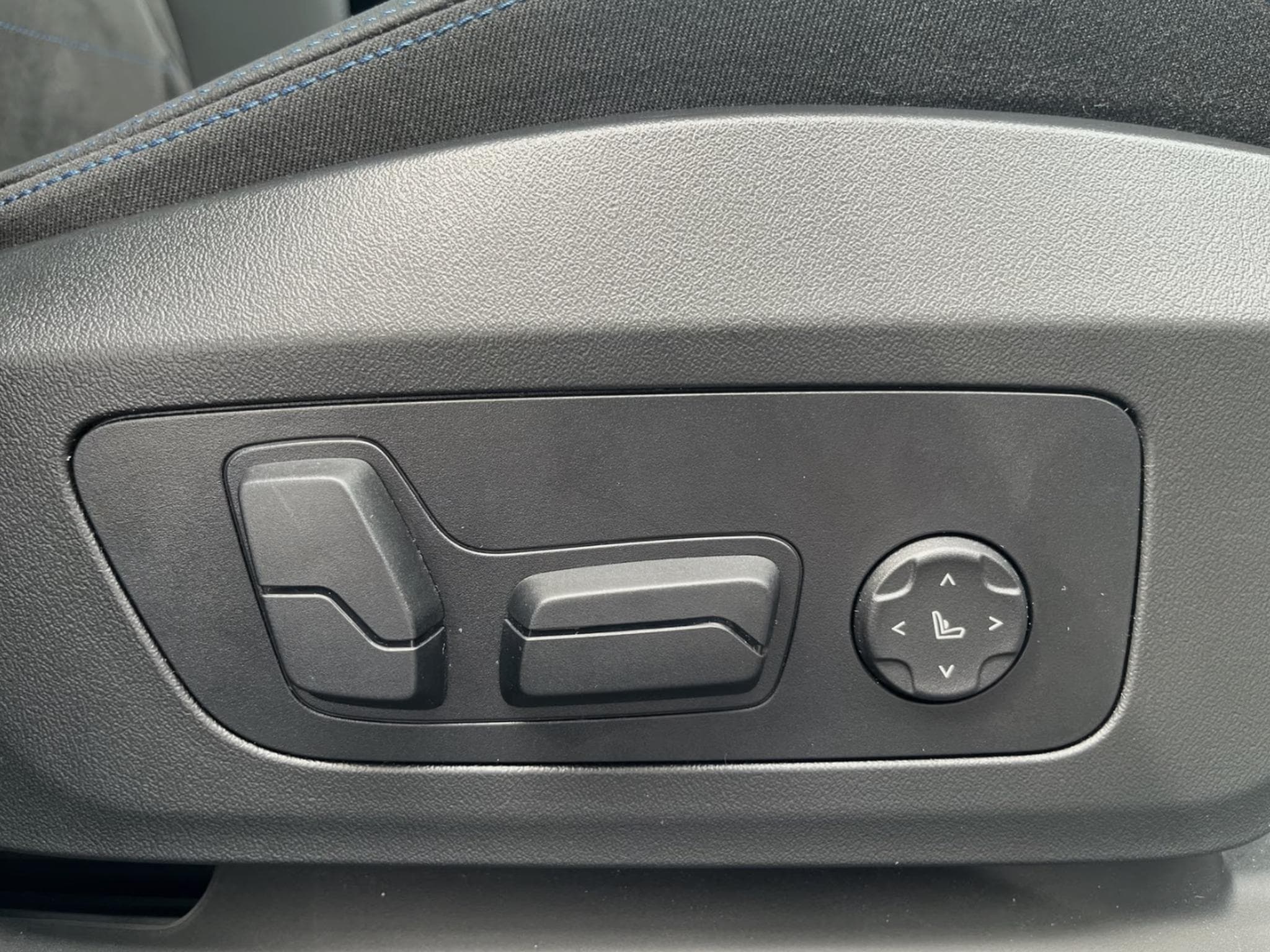 BMW X1 xDrive20d Pack M - H&K*Pano*Memo*ACC (2026) - Photo 15