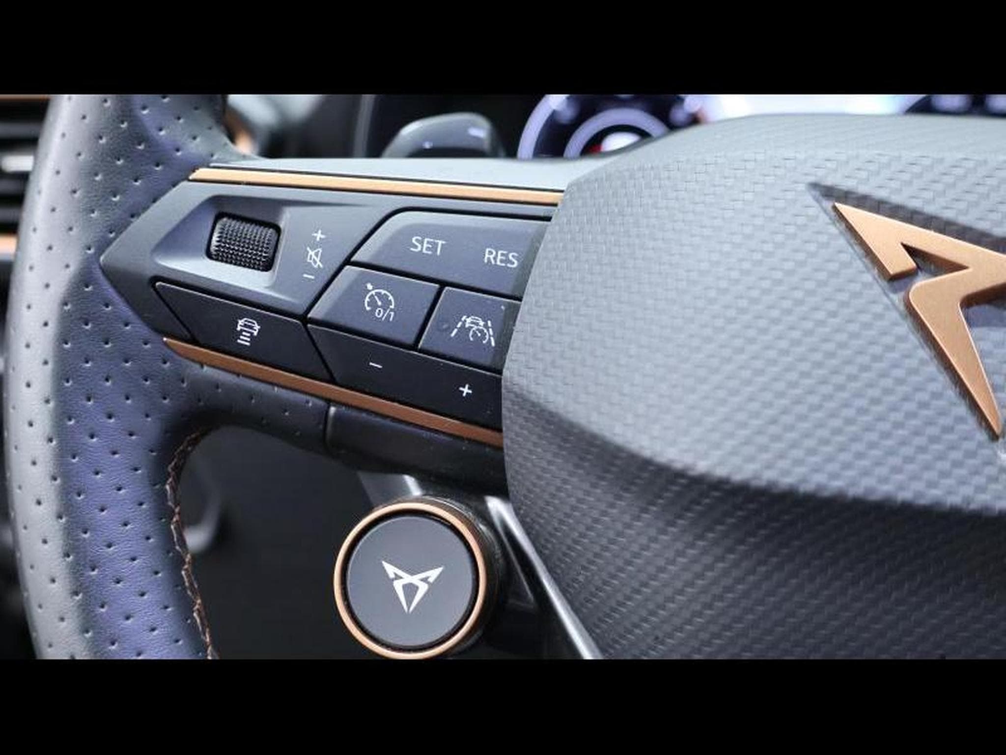 Cupra Formentor 1.4 e-HYBRID 245ch (2022) - Foto 18