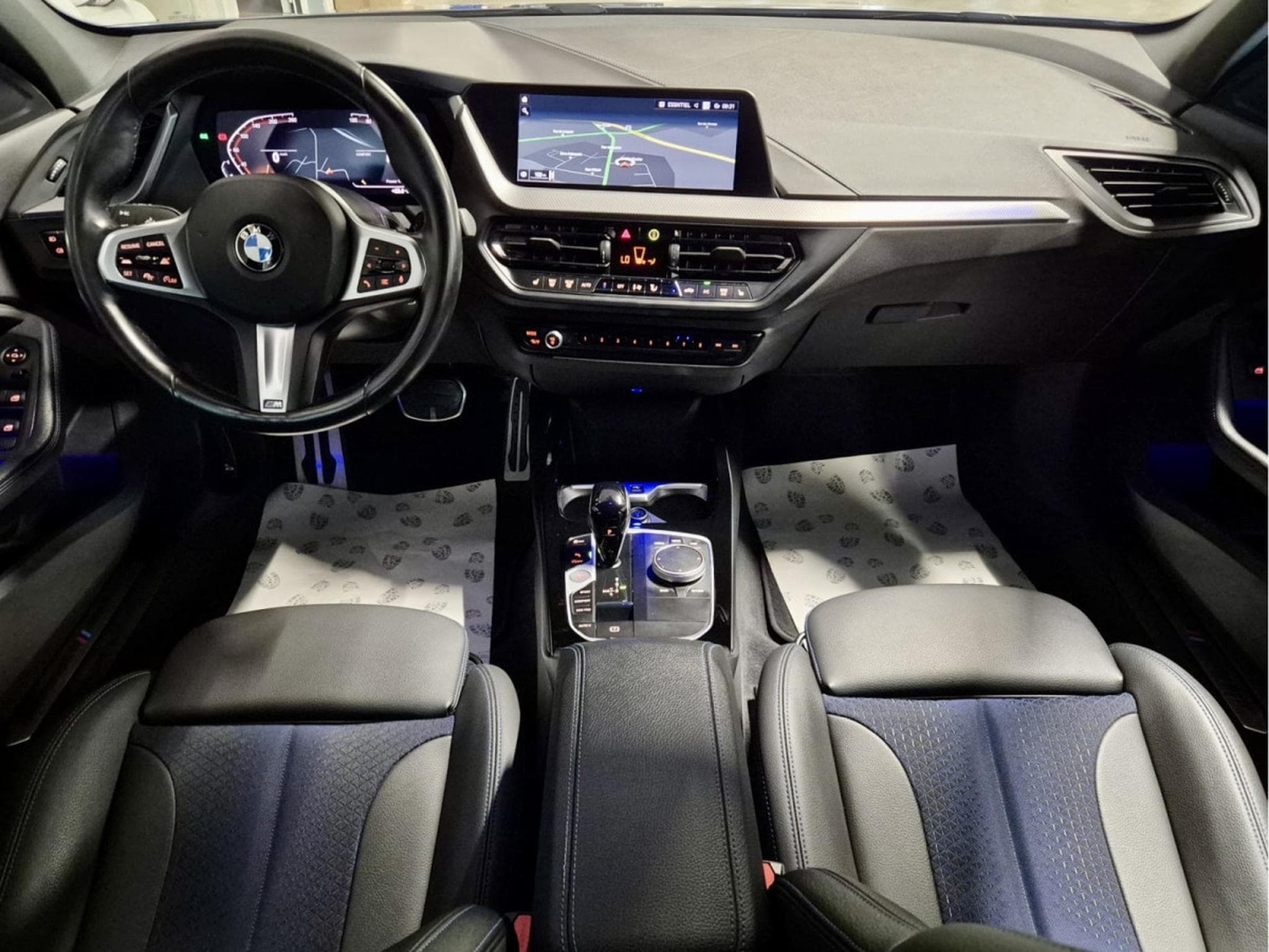 BMW 118 i M SPORT PAKET LED CUIR NAVI (2023) - Photo 6