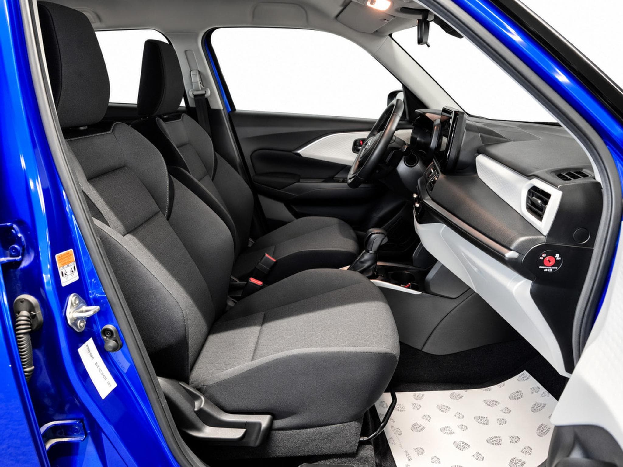 Suzuki Swift 1.2 GL+ MILD HYBRID AUTO LED NAVI (2025) - Photo 4
