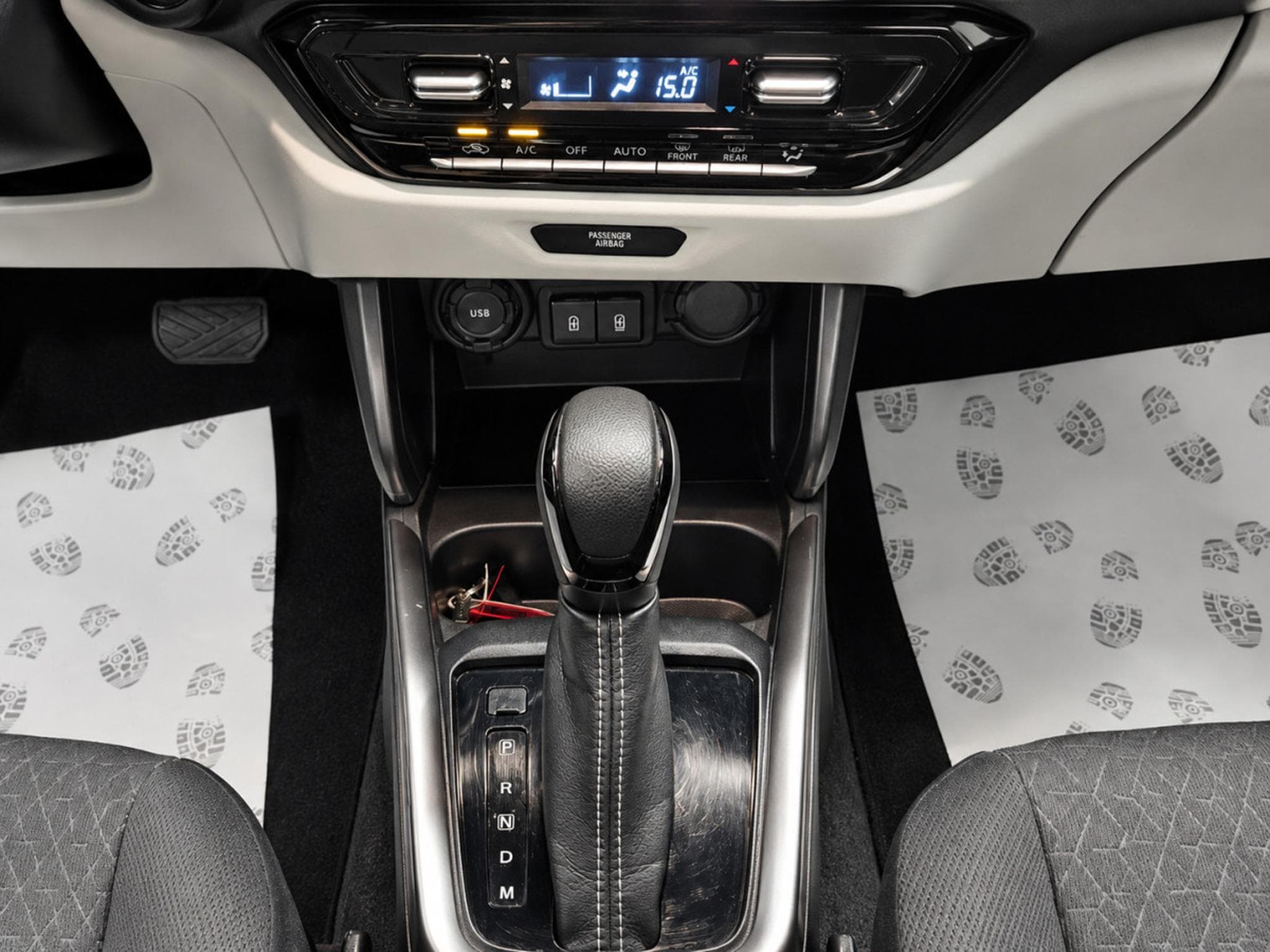 Suzuki Swift 1.2 GL+ MILD HYBRID AUTO LED NAVI (2025) - Photo 9