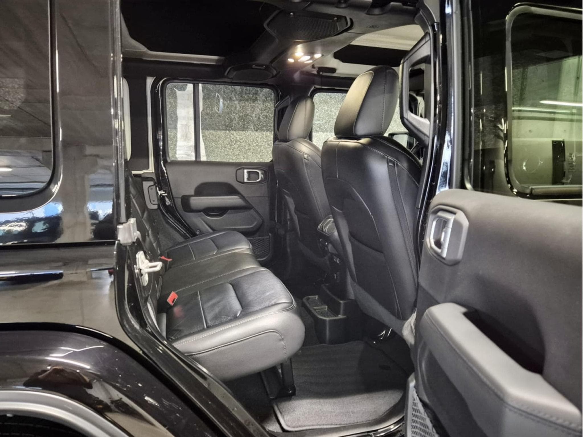 Jeep Wrangler 2.2 CRDi UNLIMITED SAHARA TRAIL RATED 4X4 CUIR NAVI (2021) - Photo 5