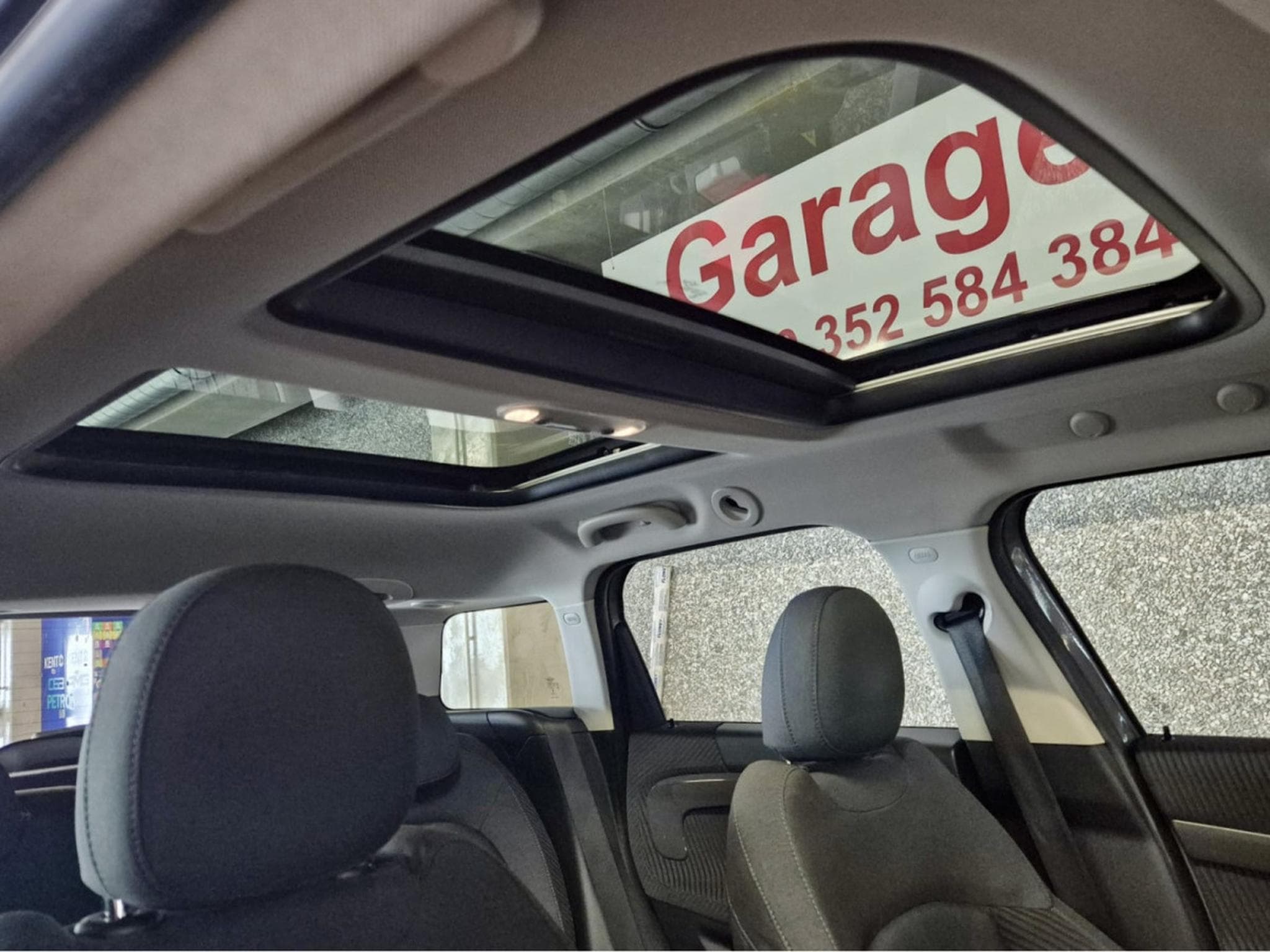 Mini Countryman Cooper SD ALL4 HEAD UP PANO LED NAVI (2018) - Photo 5