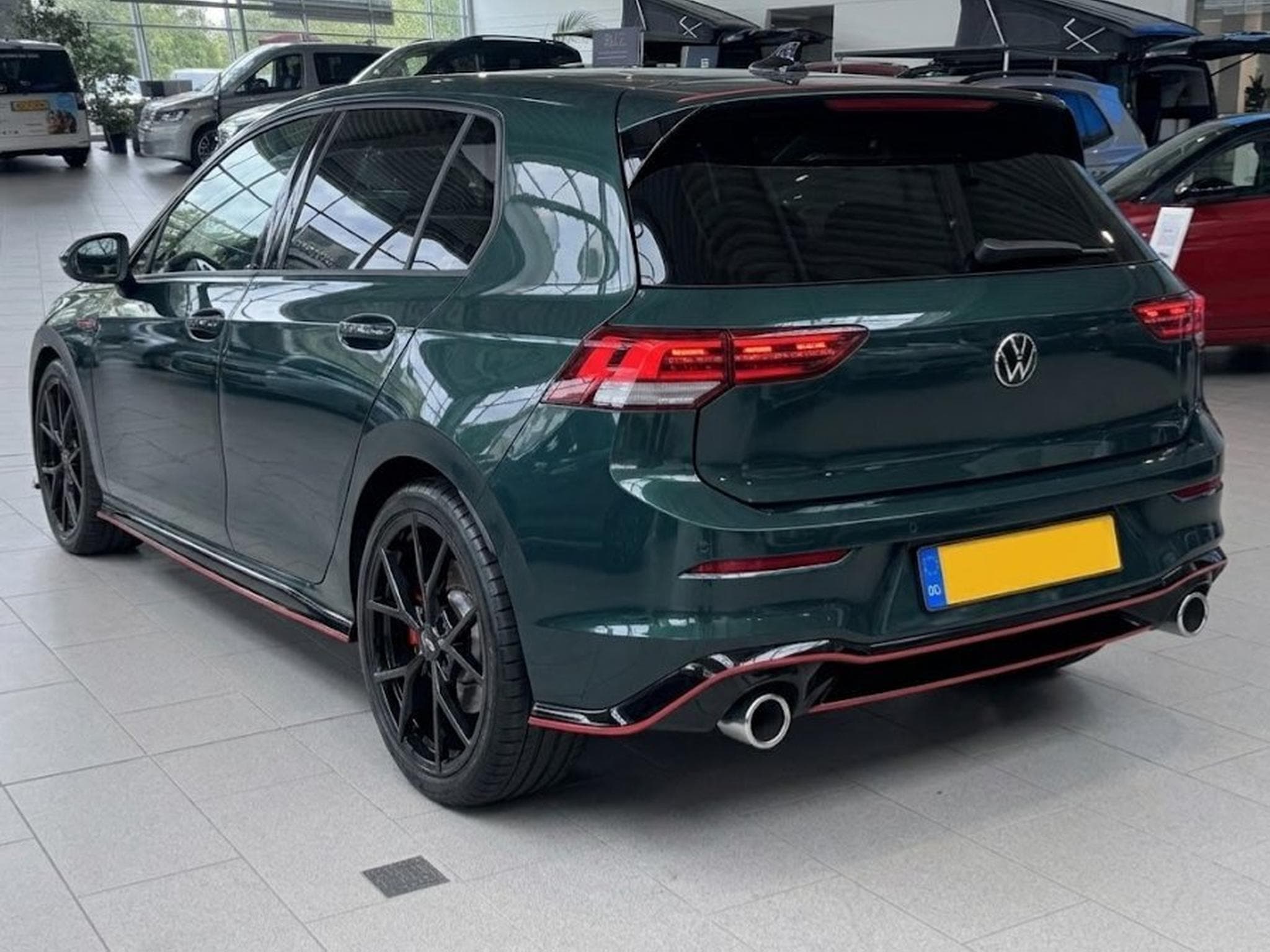 VW Golf VIII GTI 50 Edition (2026) - Photo 2