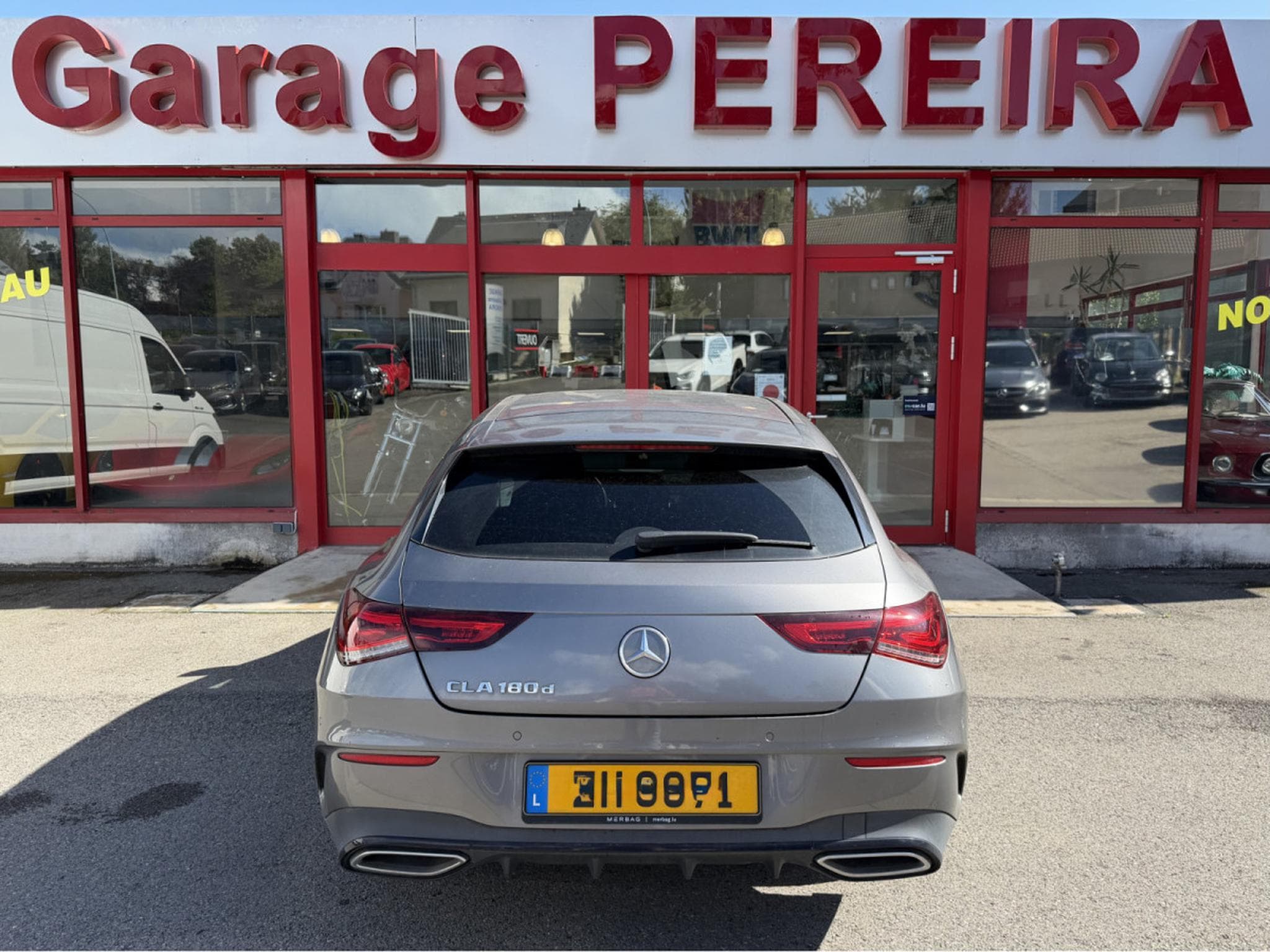 Mercedes CLA 180 Shooting Brake D AMG LINE CUIR NAVI AHK (2022) - Photo 4