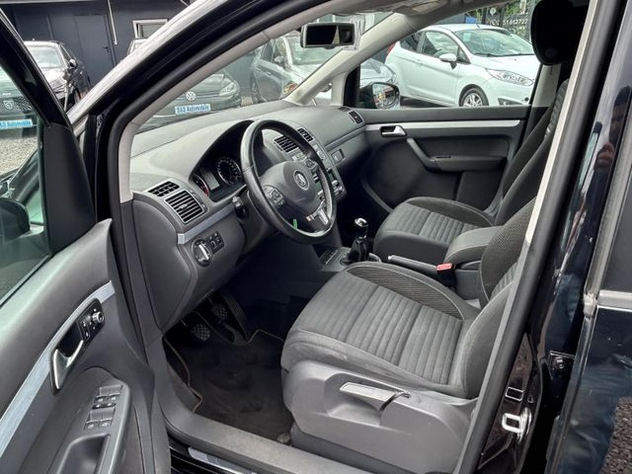 VW Touran Touran Cup 1.4 *SHZ*AHK*2. Hand*Euro5* (2014) - Photo 7