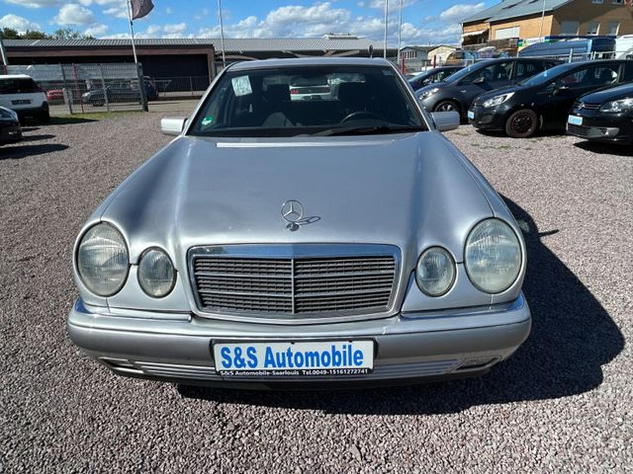 Mercedes E 200 E 200 Lim. *TÜV Neu* Steuerkette Neu*Klimaautom* (1998) - Foto 2