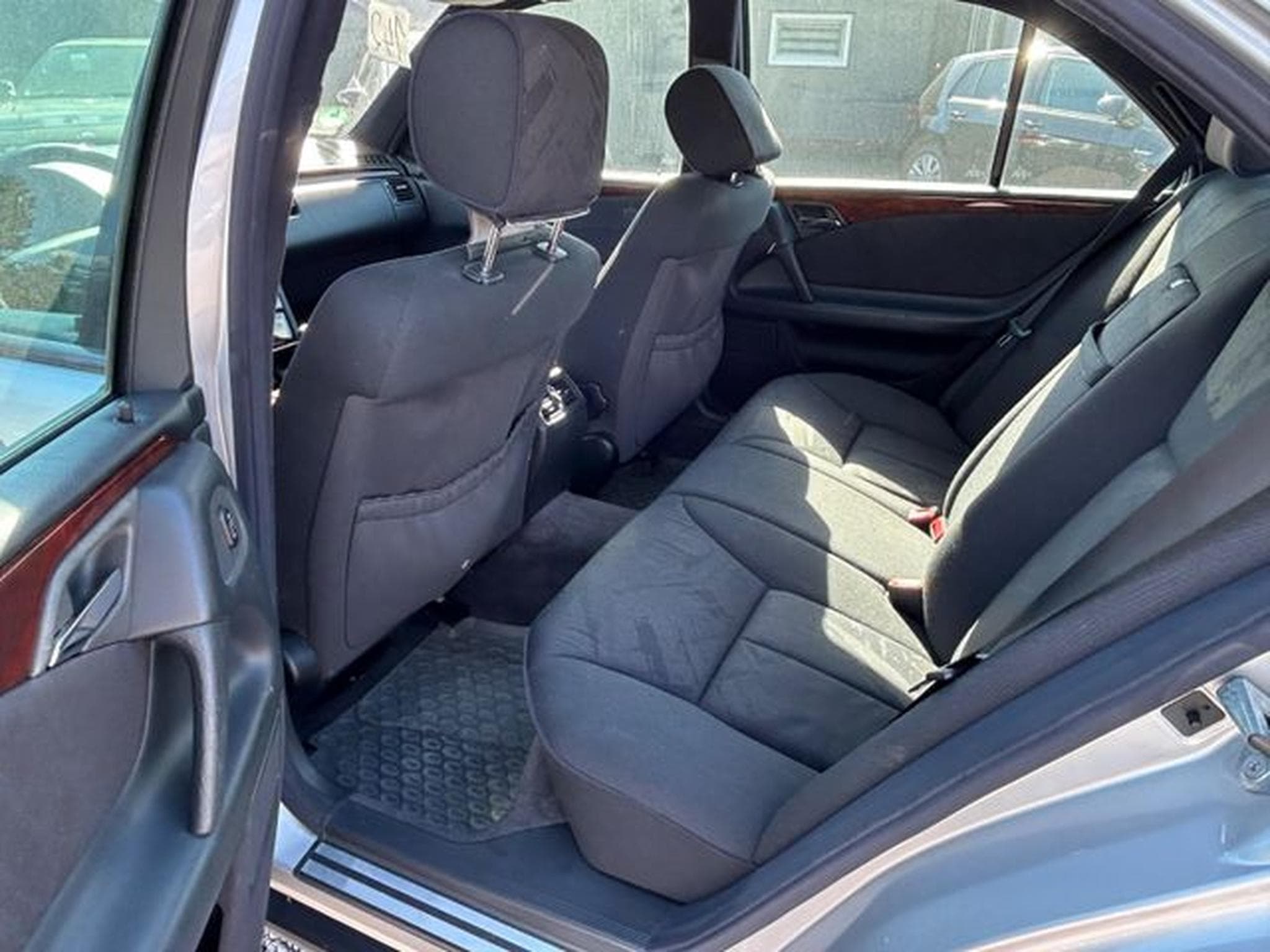 Mercedes E 200 E 200 Lim. *TÜV Neu* Steuerkette Neu*Klimaautom* (1998) - Foto 8