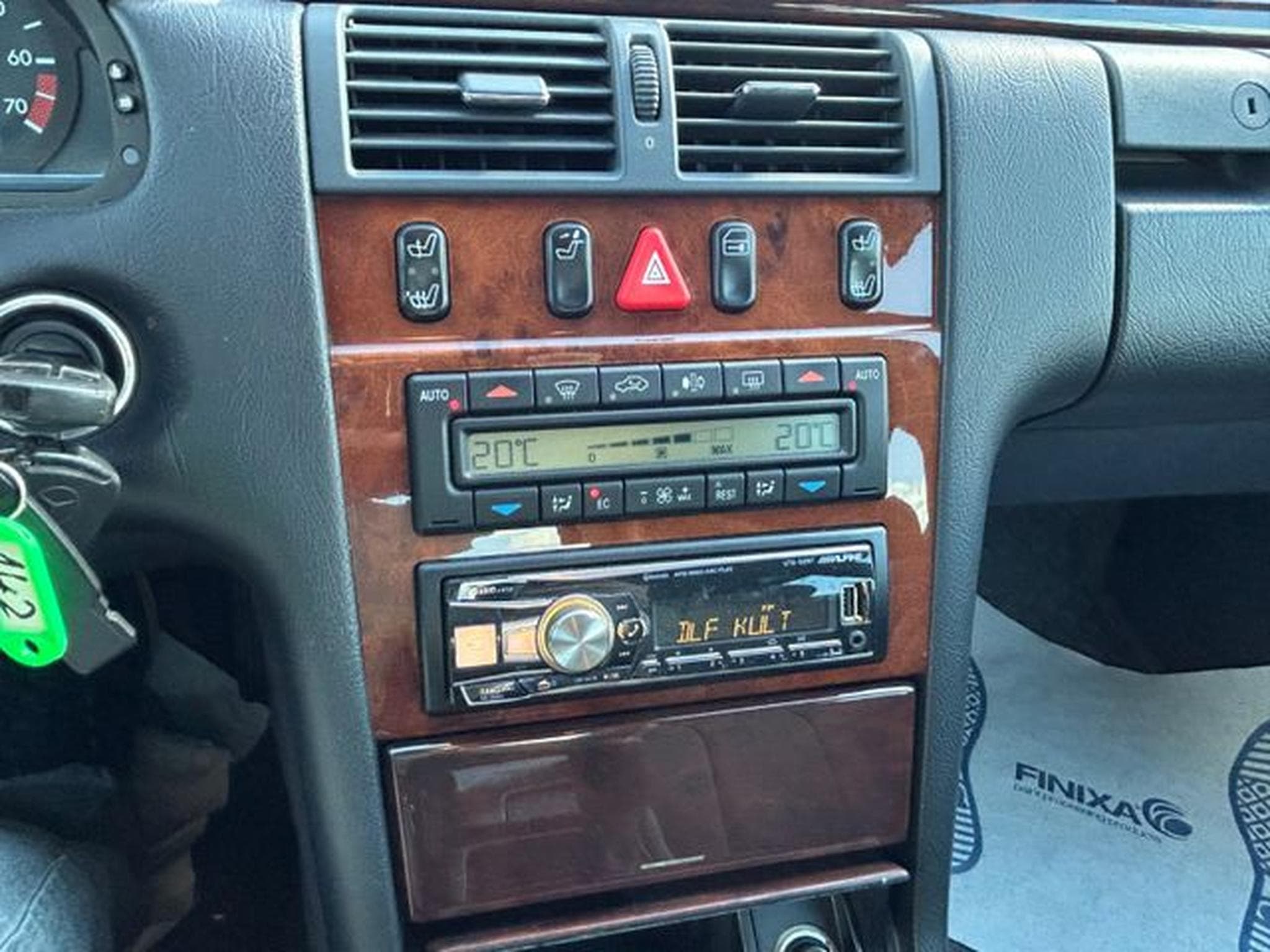 Mercedes E 200 E 200 Lim. *TÜV Neu* Steuerkette Neu*Klimaautom* (1998) - Foto 11