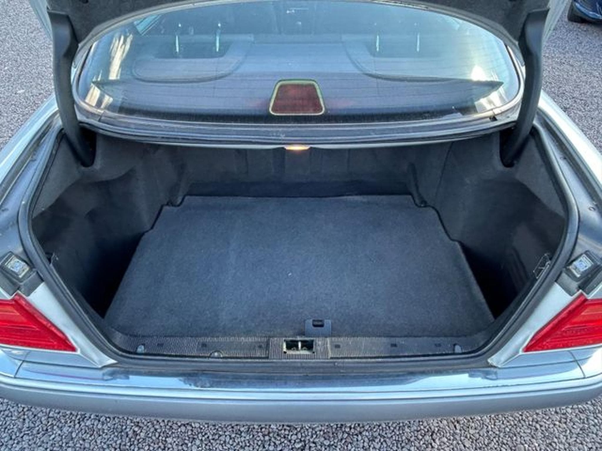 Mercedes E 200 E 200 Lim. *TÜV Neu* Steuerkette Neu*Klimaautom* (1998) - Foto 13