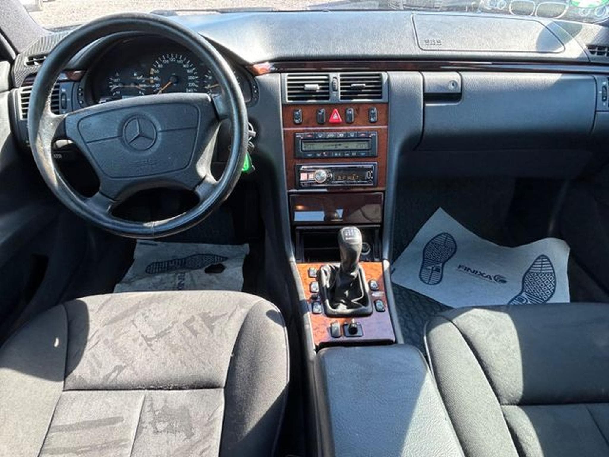 Mercedes E 200 E 200 Lim. *TÜV Neu* Steuerkette Neu*Klimaautom* (1998) - Foto 10