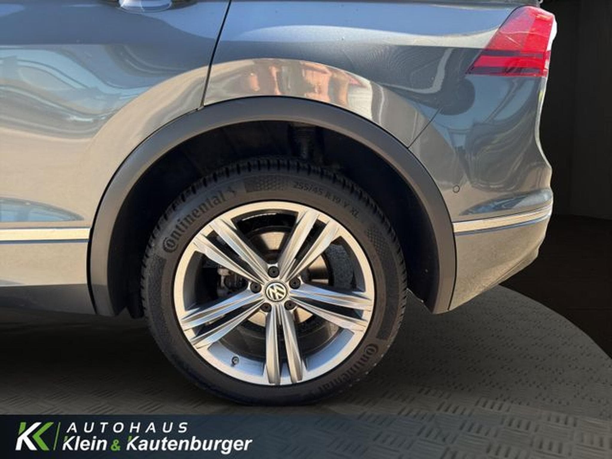 VW Tiguan Tiguan 2.0 TDI IQ 4M+R LINE+AHK+PANO+VIRTUAL (2019) - Photo 10