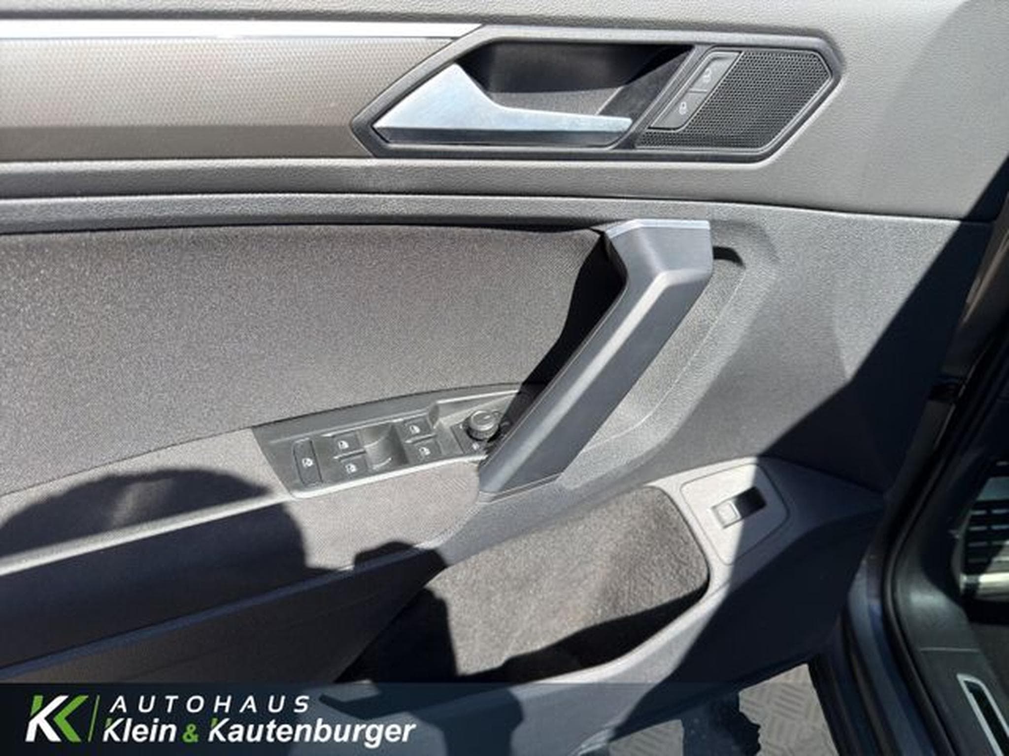 VW Tiguan Tiguan 2.0 TDI IQ 4M+R LINE+AHK+PANO+VIRTUAL (2019) - Photo 12