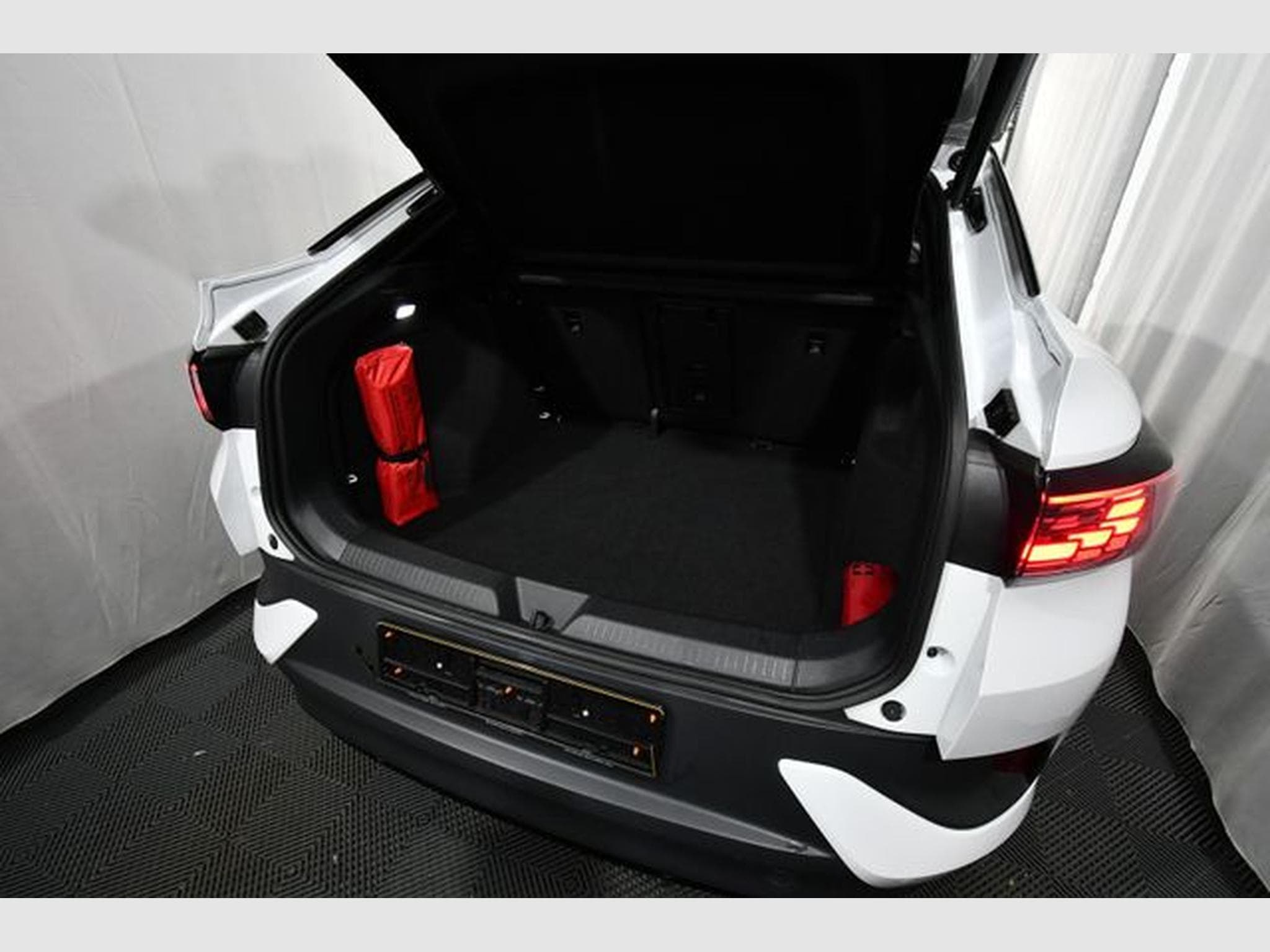 VW ID.5 ID.5 GTX 220 kW 4Motion AHK, Pano., 360 Grad (2023) - Photo 4