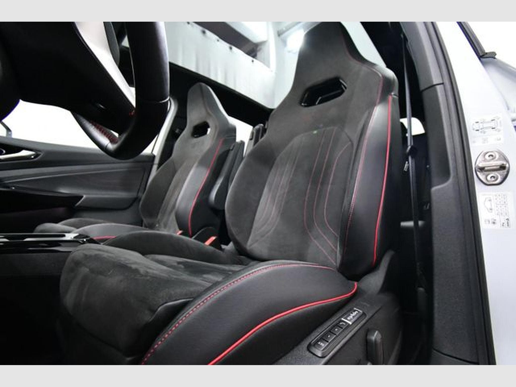 VW ID.5 ID.5 GTX 220 kW 4Motion AHK, Pano., 360 Grad (2023) - Photo 6