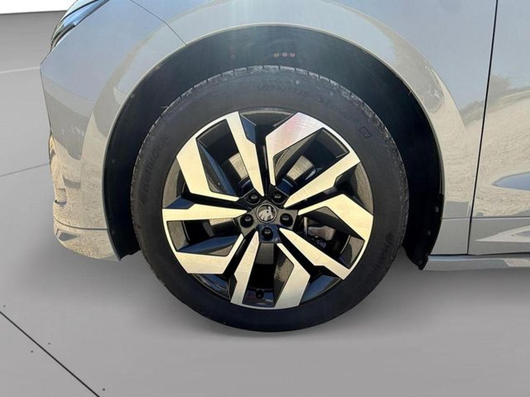 Skoda Enyaq Enyaq 85 Sportline - Wärmepumpe, AHK, Kamera (2025) - Photo 9