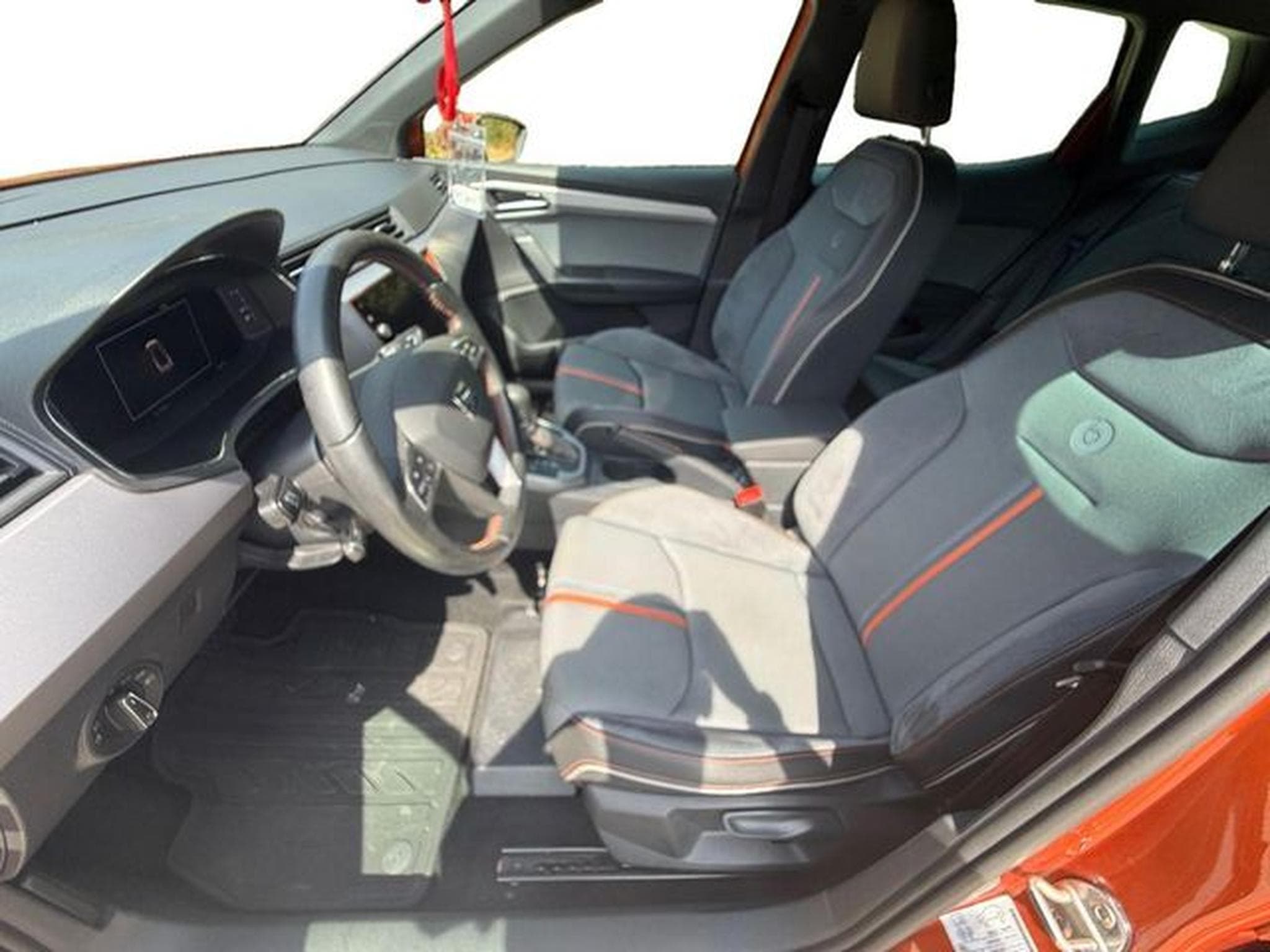 Seat Arona Arona Style Beats DSG, 17" Alu, Park Assist, ACC (2019) - Photo 10