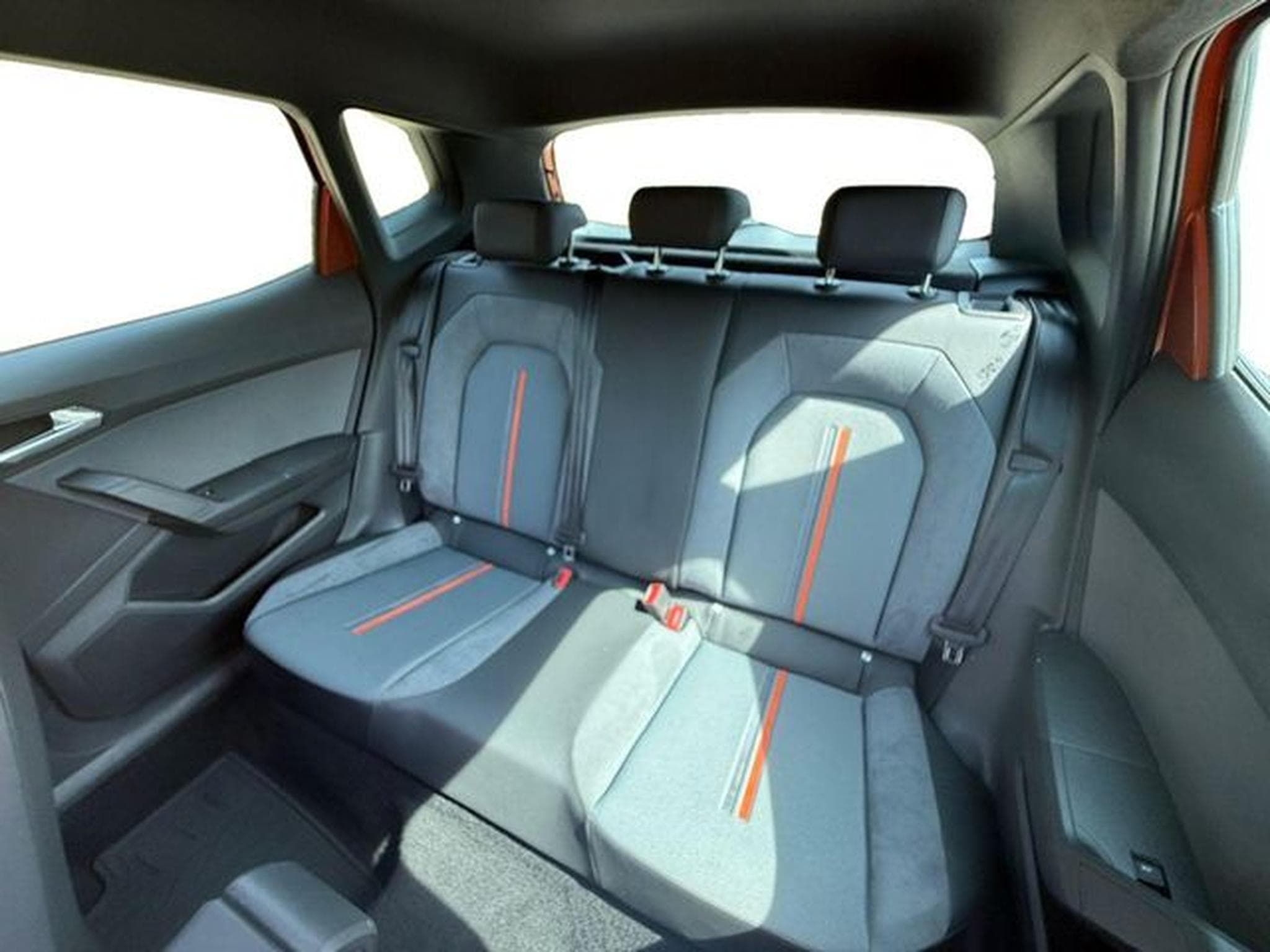 Seat Arona Arona Style Beats DSG, 17" Alu, Park Assist, ACC (2019) - Photo 12
