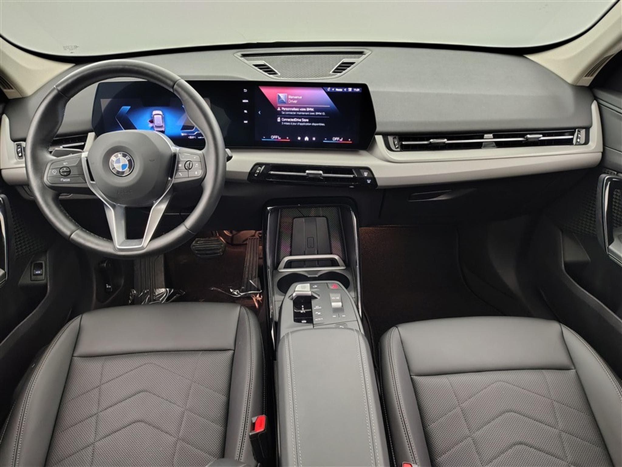 BMW X1 2.0 dA sDrive18 Cuir / Navi / Led (2024) - Foto 8