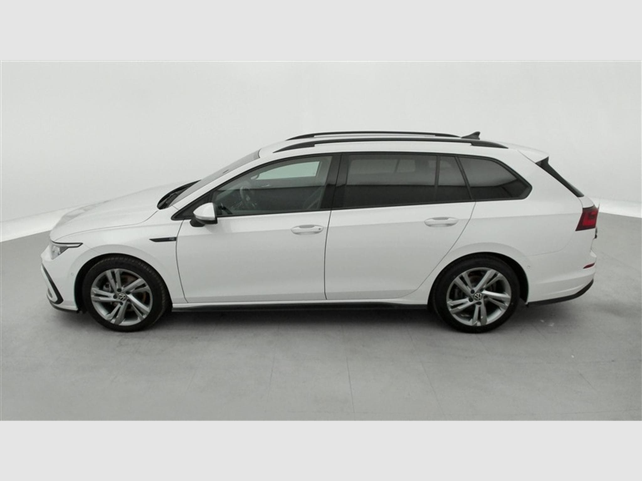 VW Golf 2.0 TDi R-Line Business Premium DSG (2024) - Photo 3