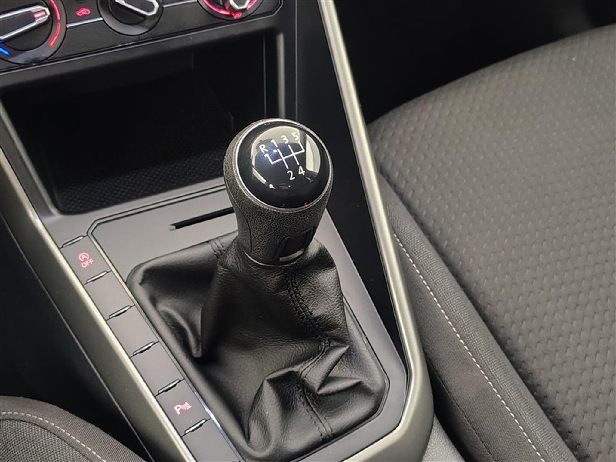 VW Polo 1.0 TSi Comfortline NAVI/PDC AV AR (2019) - Photo 12