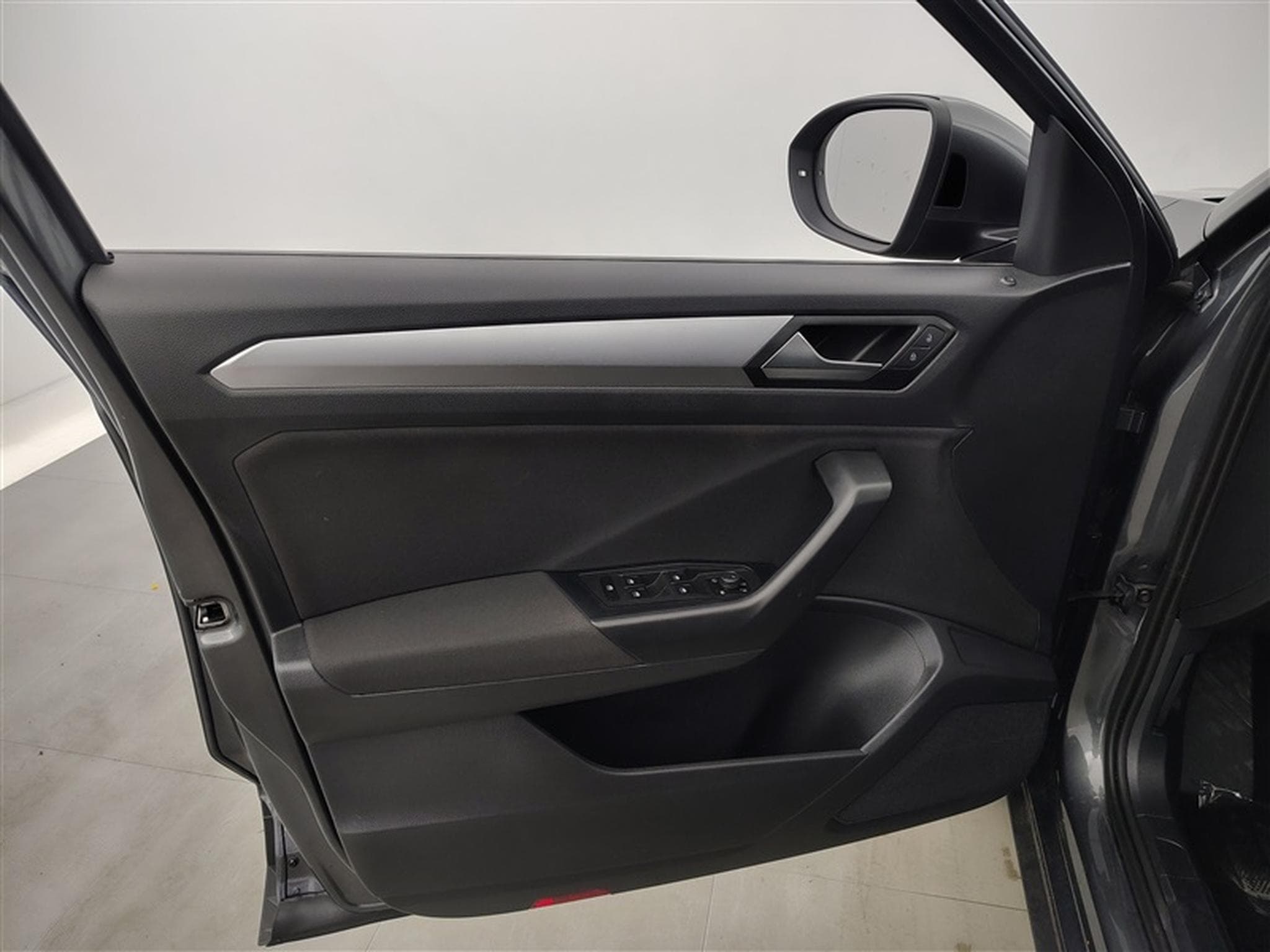VW T-Roc 1.0 TSI Style  Carplay / Led / PDC+Caméra (2024) - Photo 17