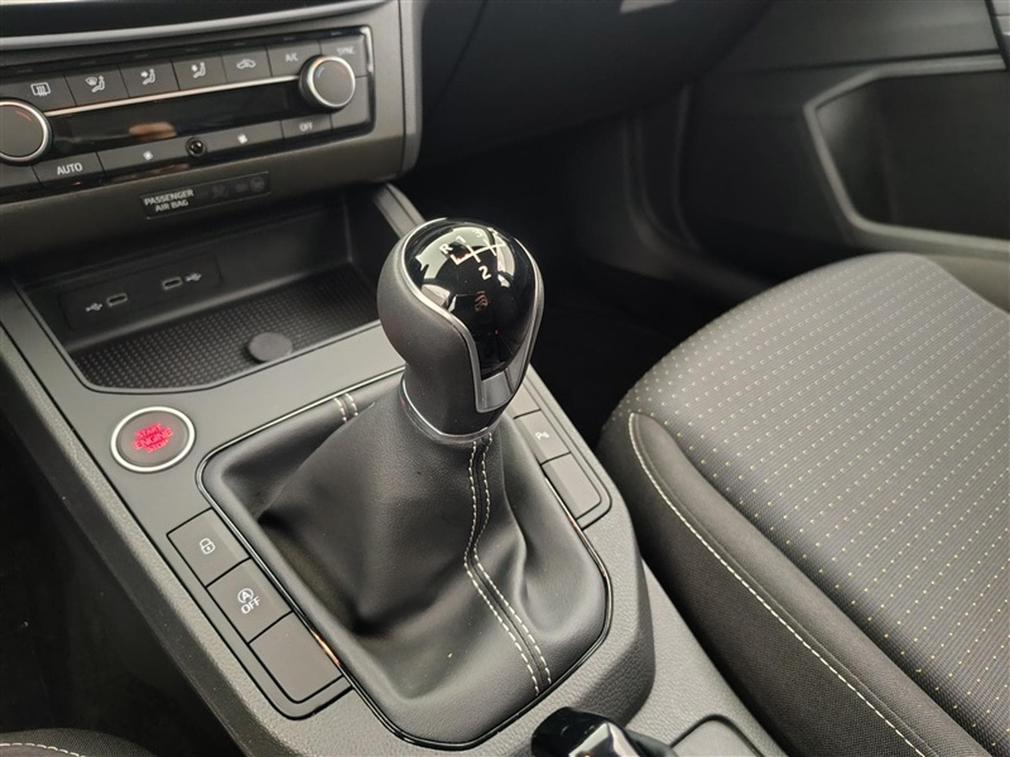 Seat Ibiza 1.0 TSI 95cv Style CARPLAY/LED/PDC AV-AR/CAMERA/JA 15" (2025) - Photo 12