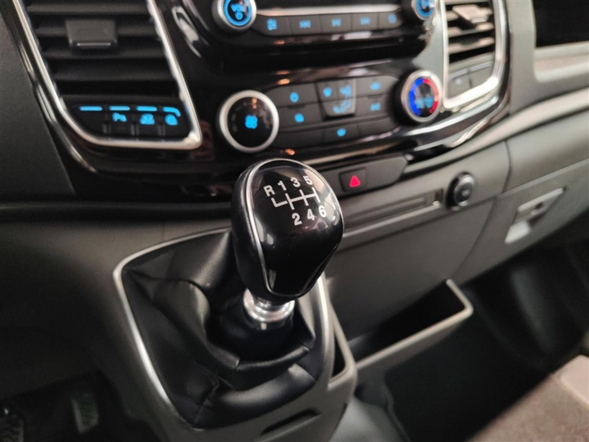 Ford Transit DC 350 L 2.0 TDCi L3 FWD 6pl/NAVI/FULL LED/JA/PDC (2020) - Photo 13