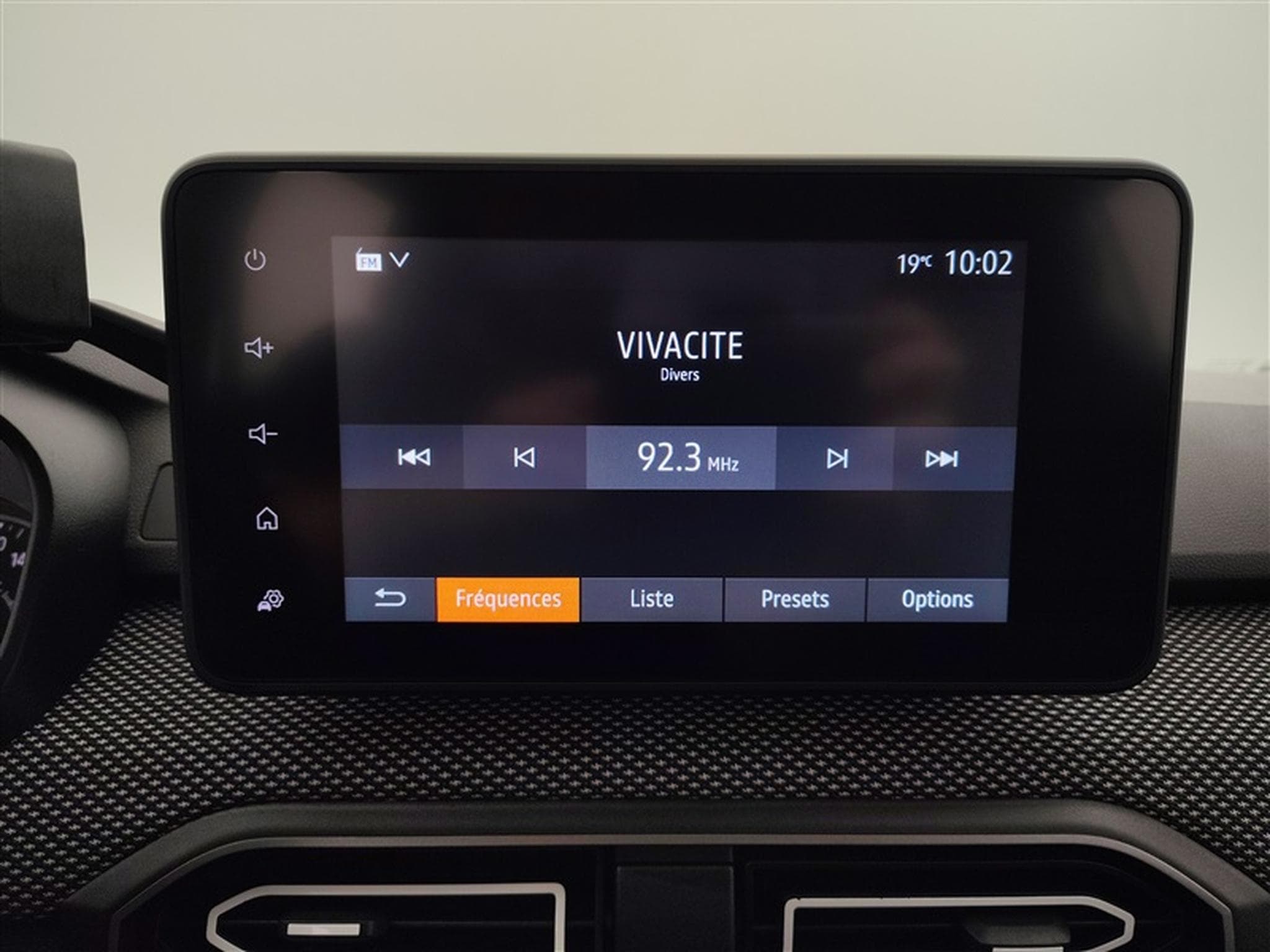 Dacia Sandero 1.0 TCe Journey CARPLAY / FULL LED / PDC AV-AR (2025) - Foto 11