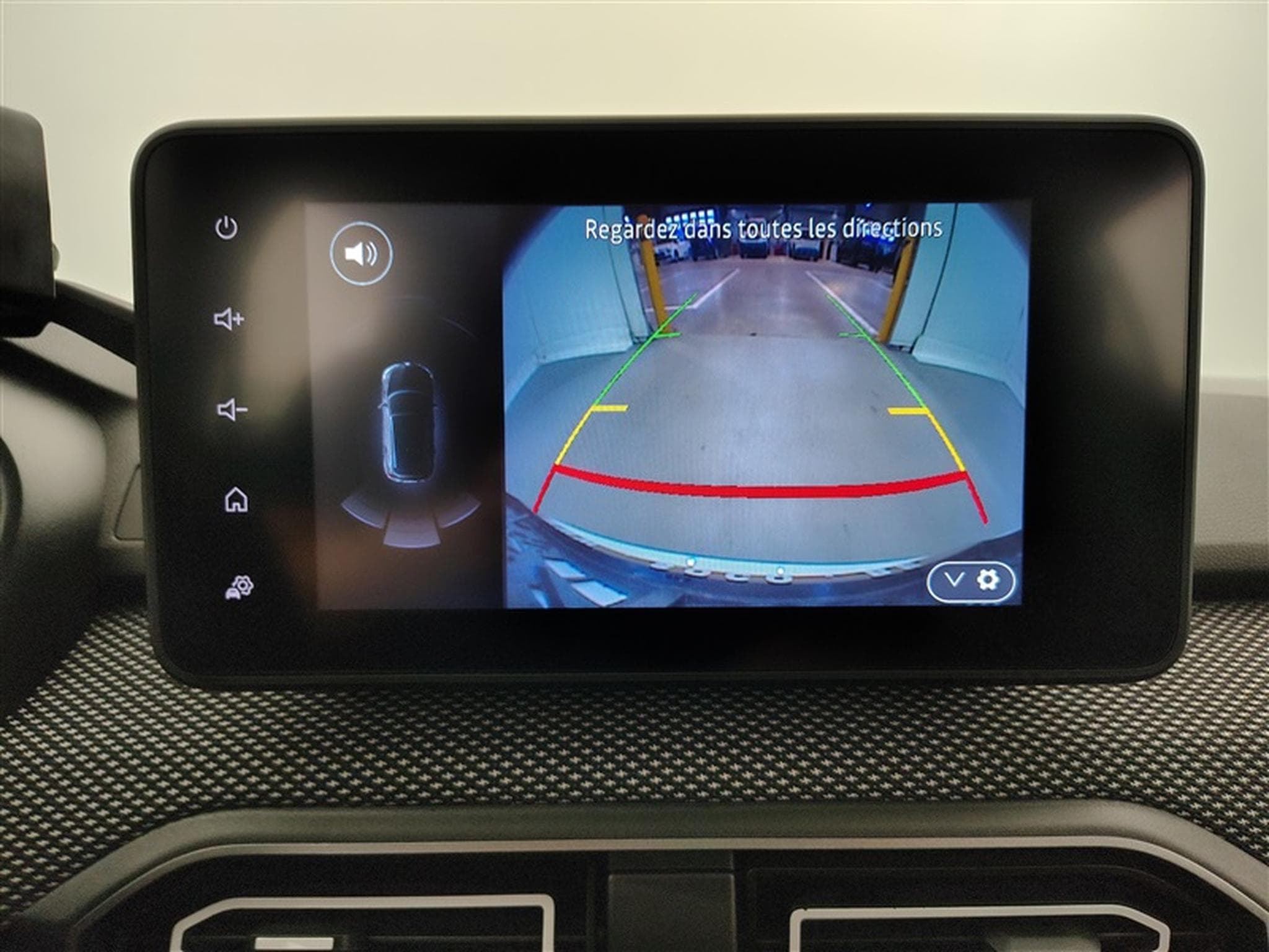 Dacia Sandero 1.0 TCe Journey CARPLAY / FULL LED / PDC AV-AR (2025) - Foto 18