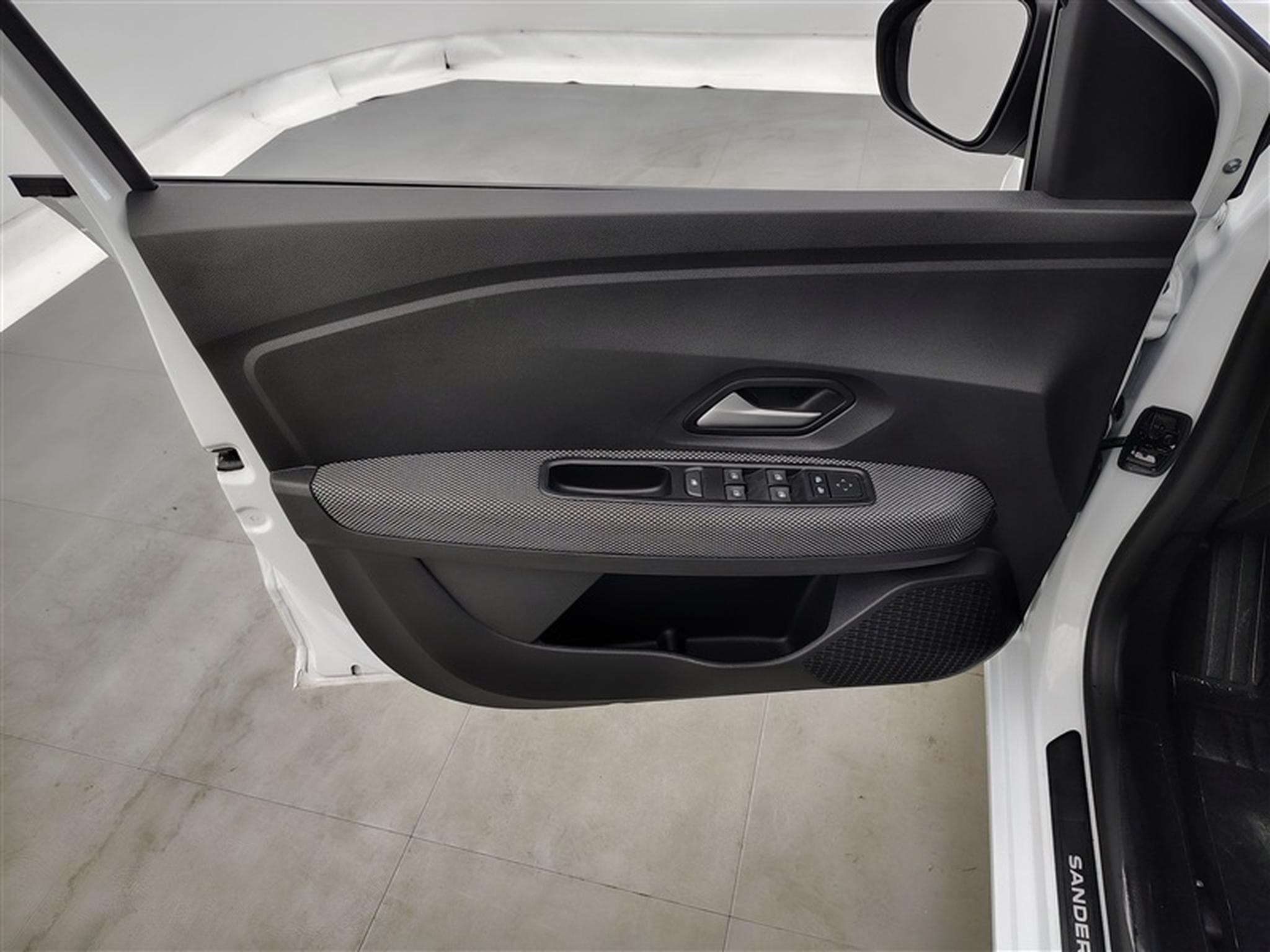 Dacia Sandero 1.0 TCe Journey CARPLAY / FULL LED / PDC AV-AR (2025) - Foto 17