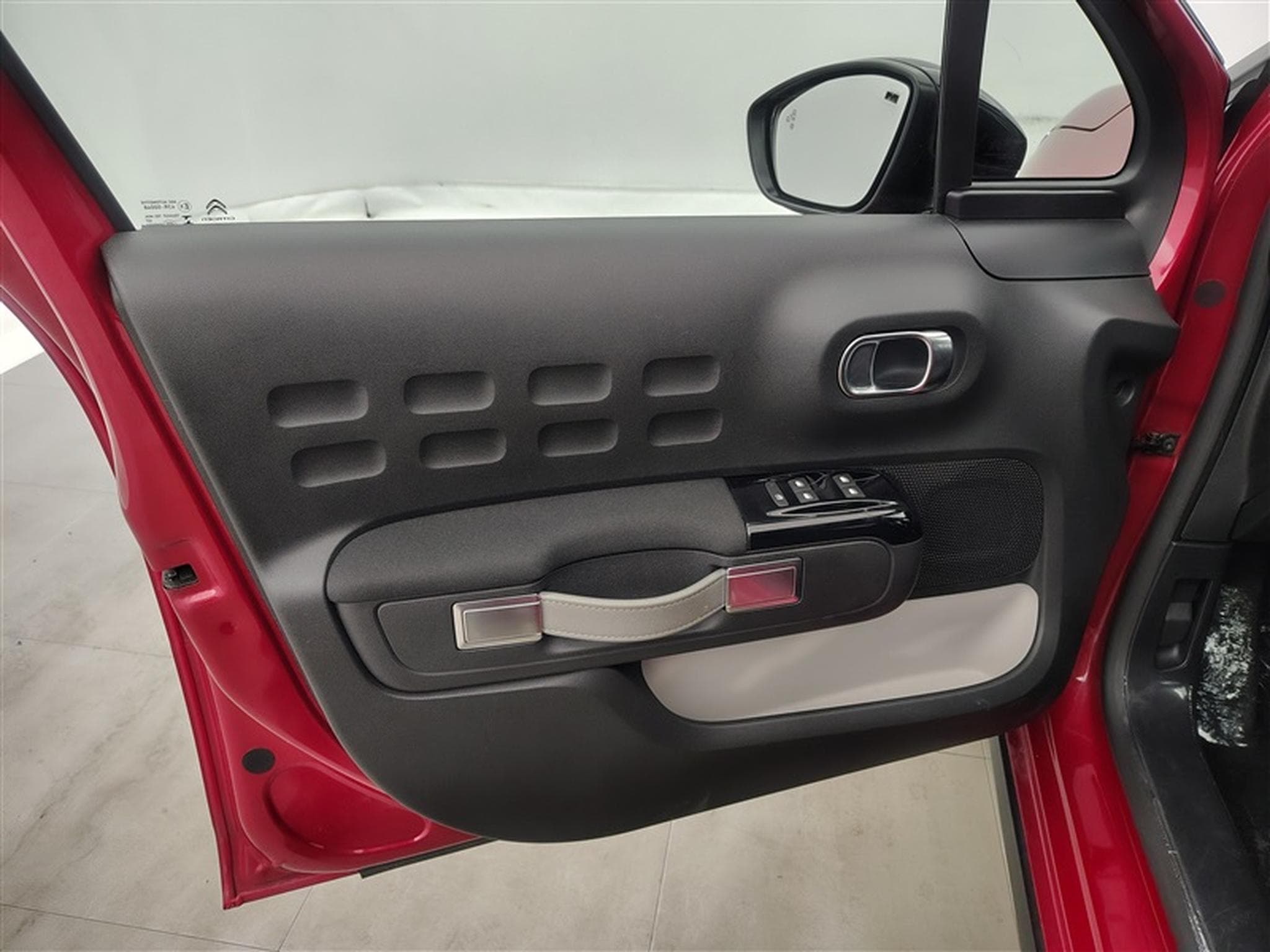 Citroen C3 1.2 PureTech Highlight EAT6 S&S (EU6.2) (2019) - Photo 16