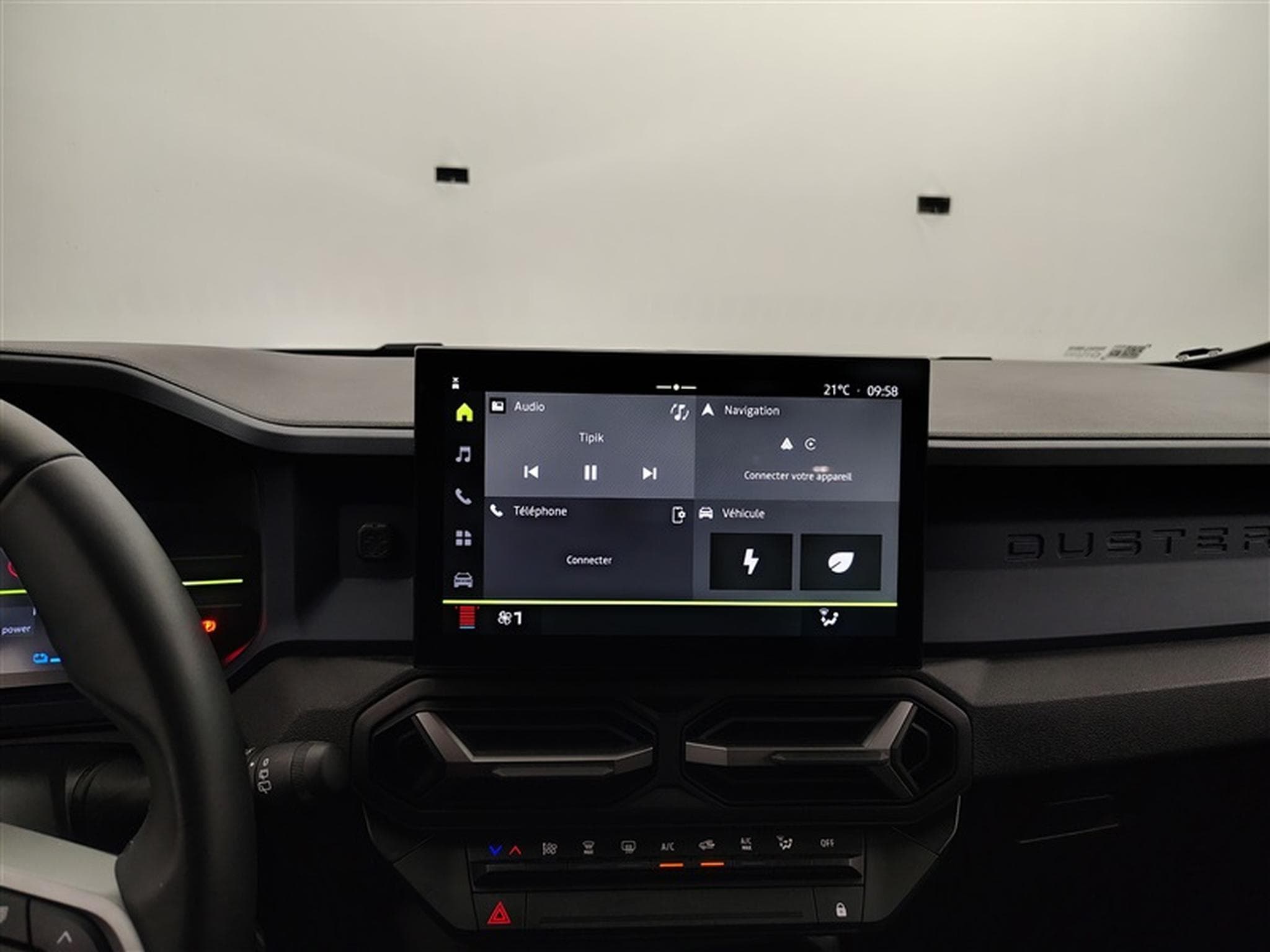 Dacia Duster 1.6 Hybrid EDC CARPLAY / CLIM / FULL LED (2025) - Photo 11