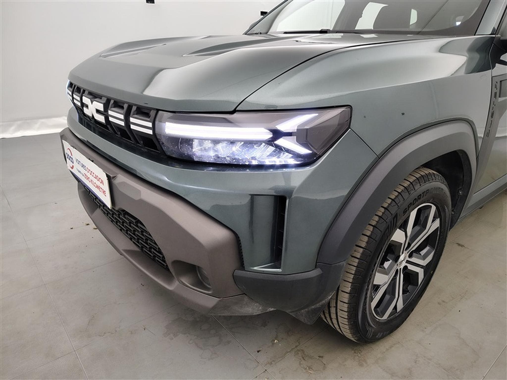 Dacia Duster 1.6 Hybrid EDC CARPLAY / CLIM / FULL LED (2025) - Photo 15