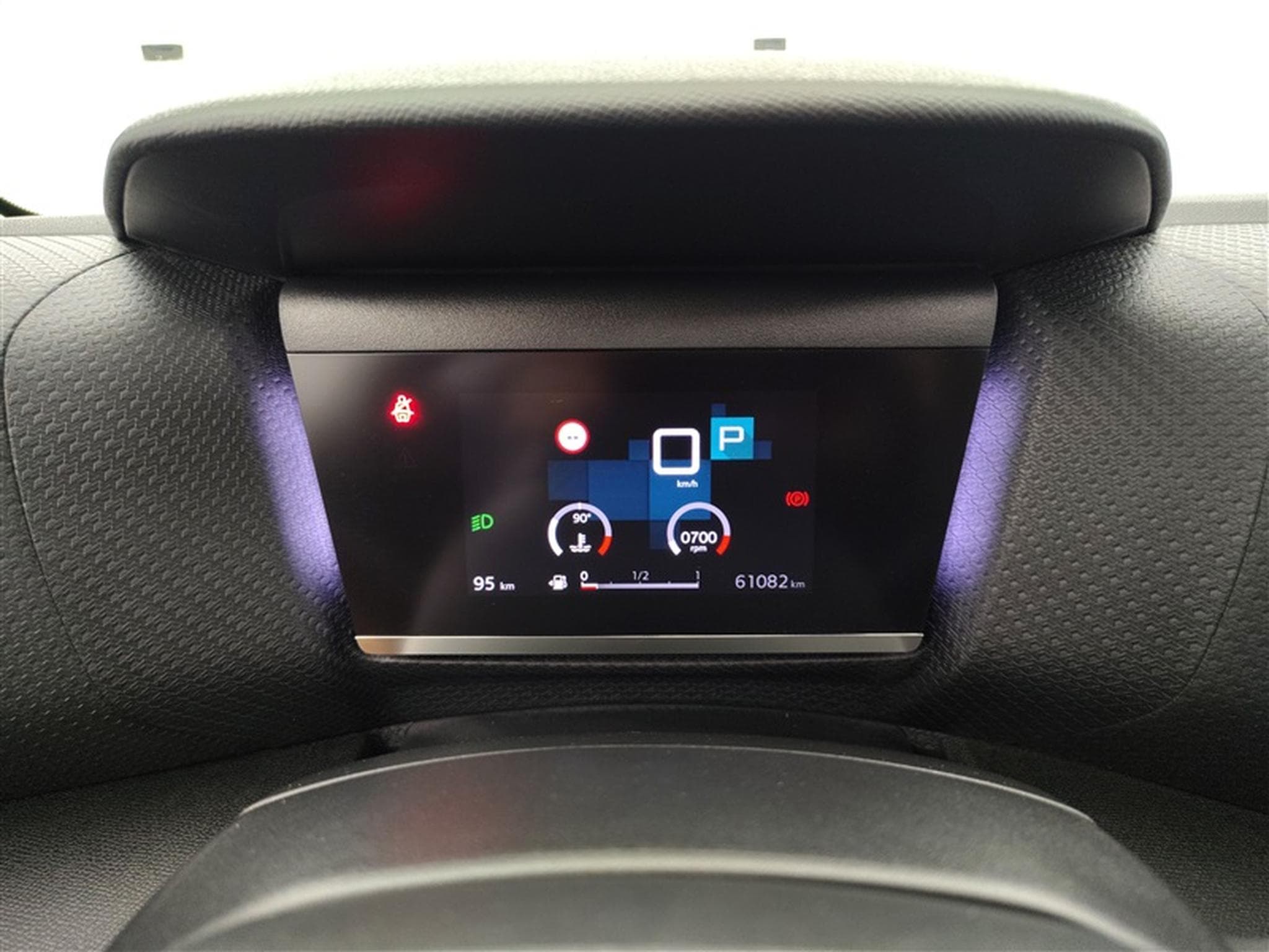 Citroen C4 1.2 PureTech Feel *NAVI/T.OUV/FULL LED/CAM360/PDC* (2023) - Photo 10