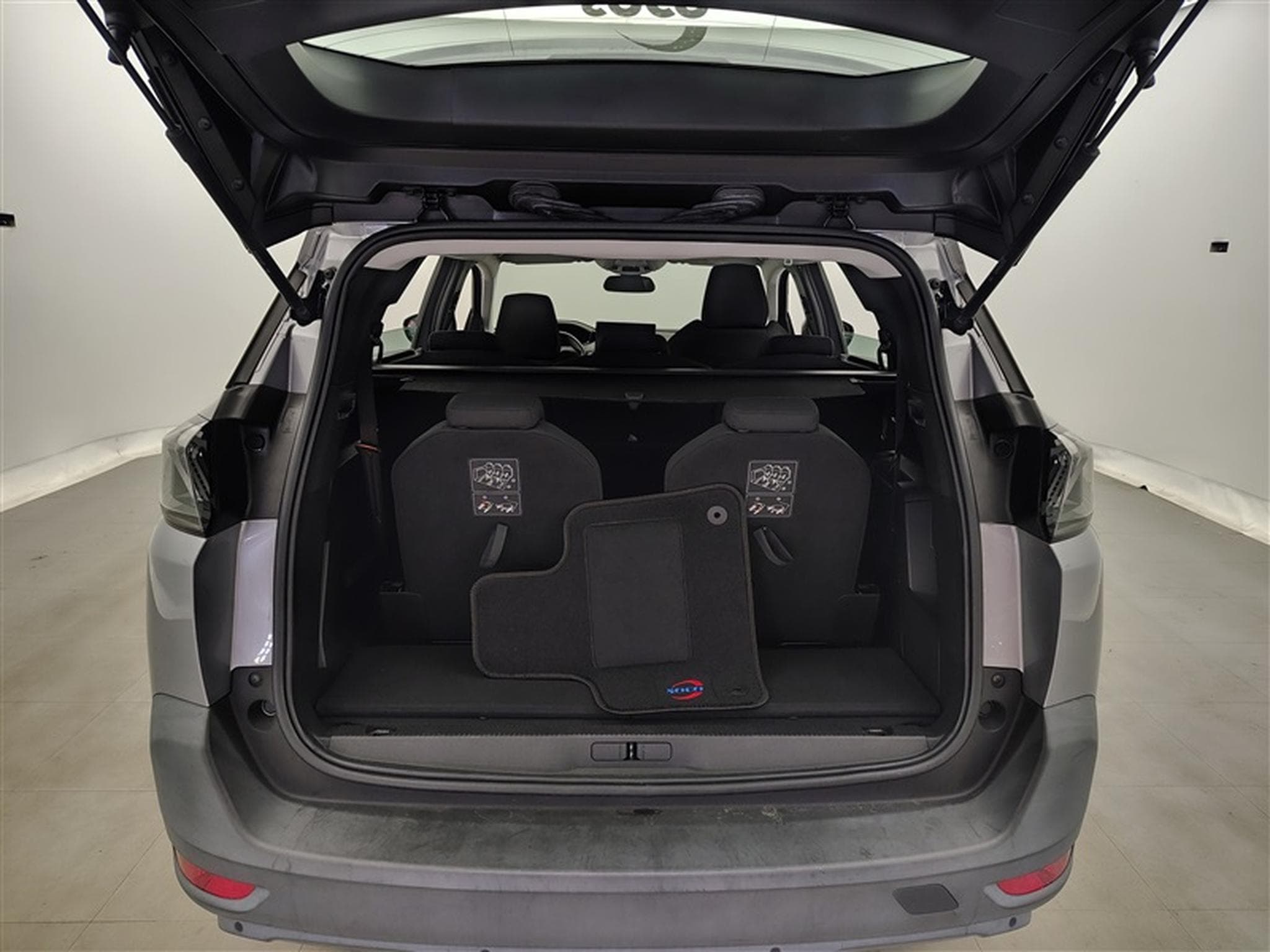 Peugeot 5008 1.2 7Pl Active Pack  Navi Cockpit / Led / PDC+Caméra (2021) - Foto 14
