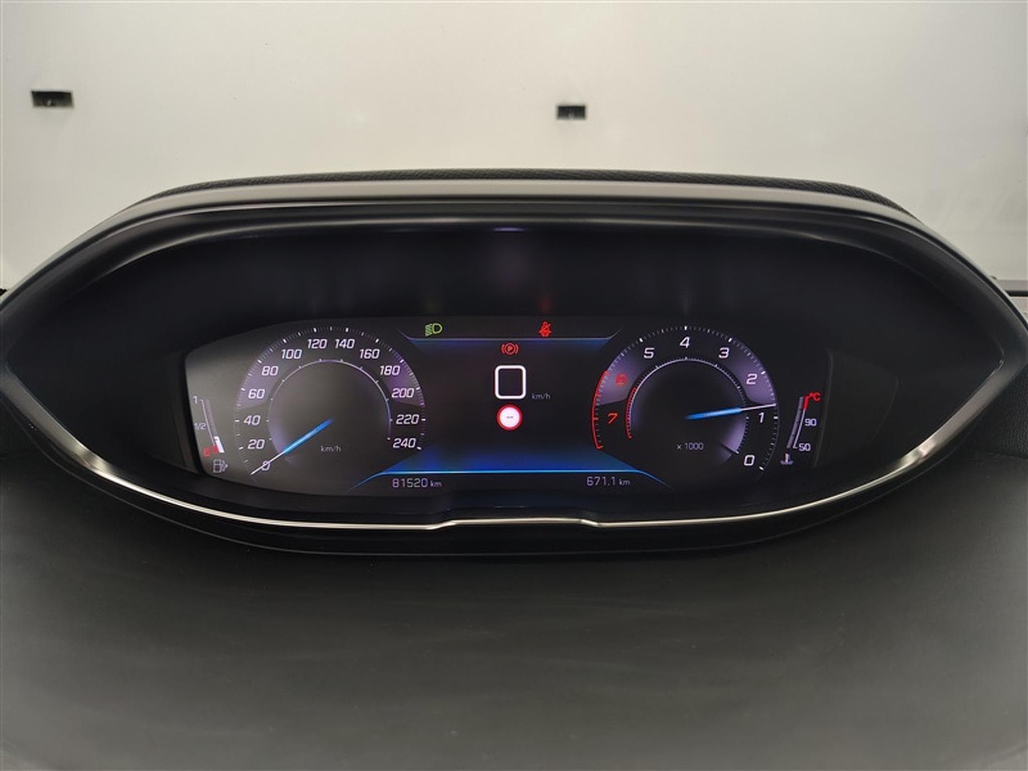 Peugeot 5008 1.2 7Pl Active Pack  Navi Cockpit / Led / PDC+Caméra (2021) - Foto 10