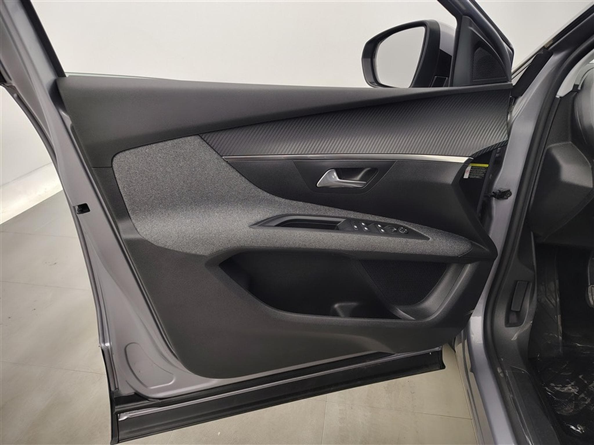 Peugeot 5008 1.2 7Pl Active Pack  Navi Cockpit / Led / PDC+Caméra (2021) - Foto 17