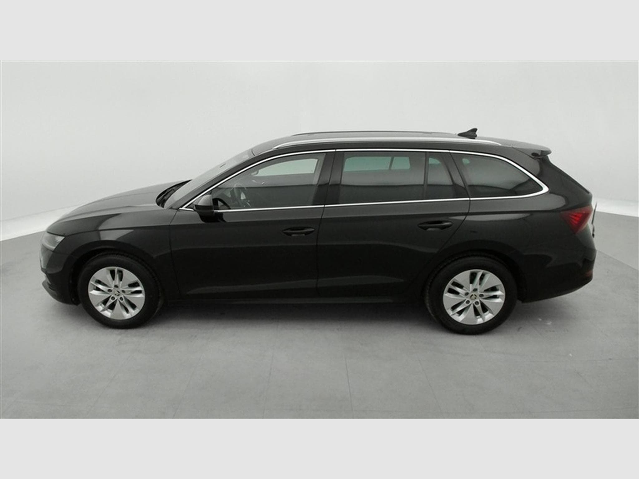 Skoda Octavia SW 1.0 TSI Clever+ NAVI / FULL LED / CLIM (2022) - Photo 3