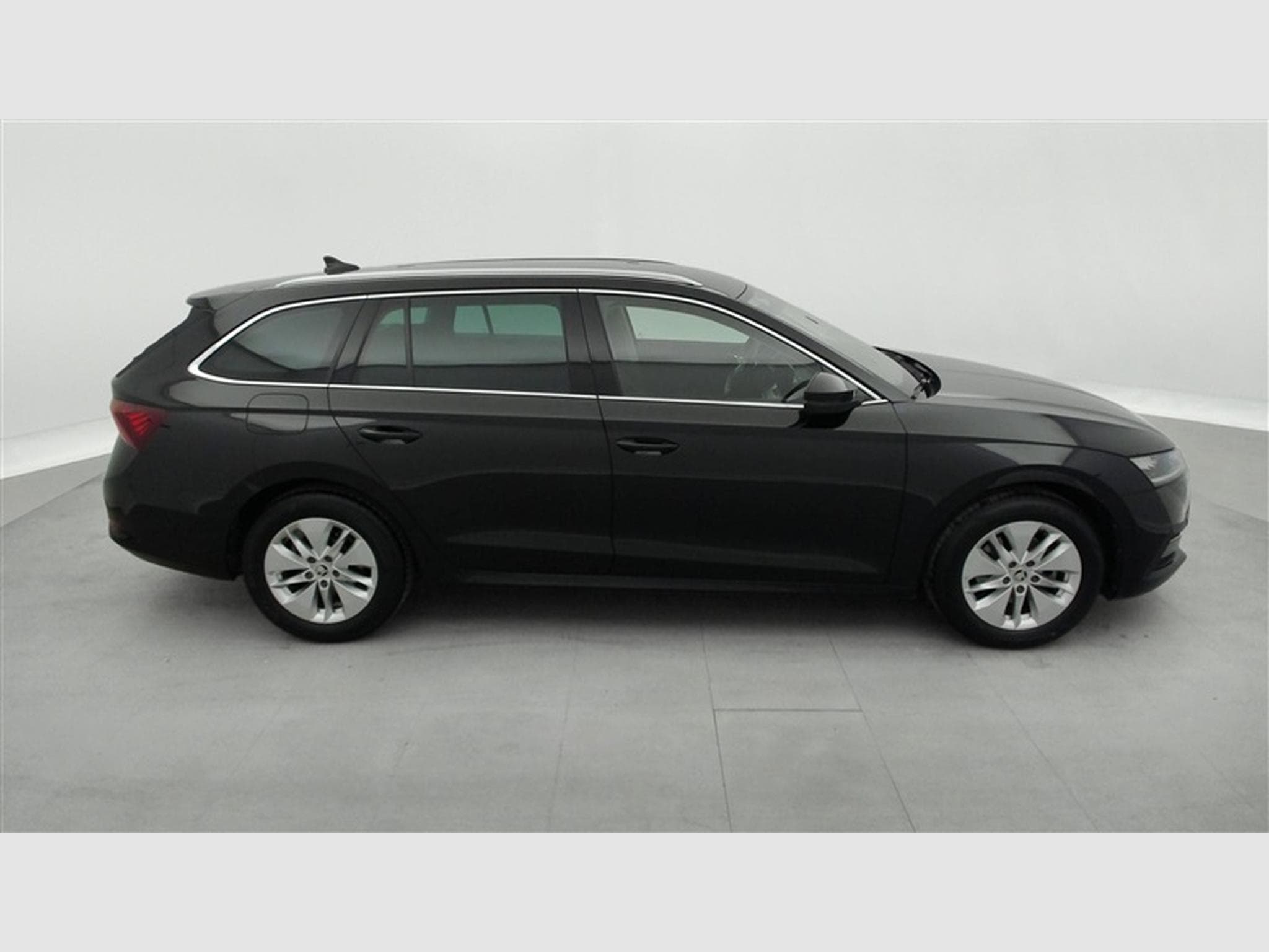 Skoda Octavia SW 1.0 TSI Clever+ NAVI / FULL LED / CLIM (2022) - Photo 24