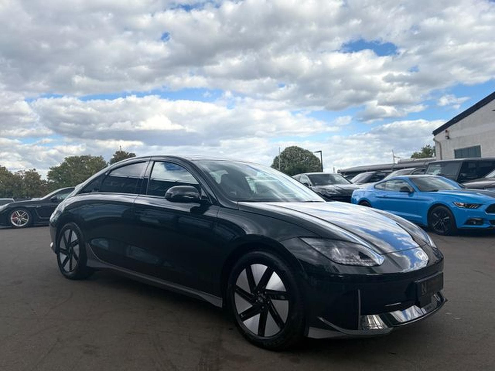 Hyundai IONIQ IONIQ 6 DYNAMIC ELECTRO *WÄRMEPUMPE*360°*NAVI* (2023) - Photo 6
