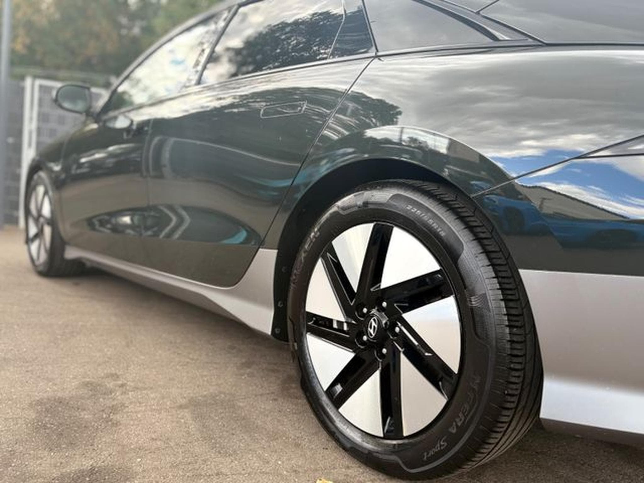 Hyundai IONIQ IONIQ 6 DYNAMIC ELECTRO *WÄRMEPUMPE*360°*NAVI* (2023) - Photo 13