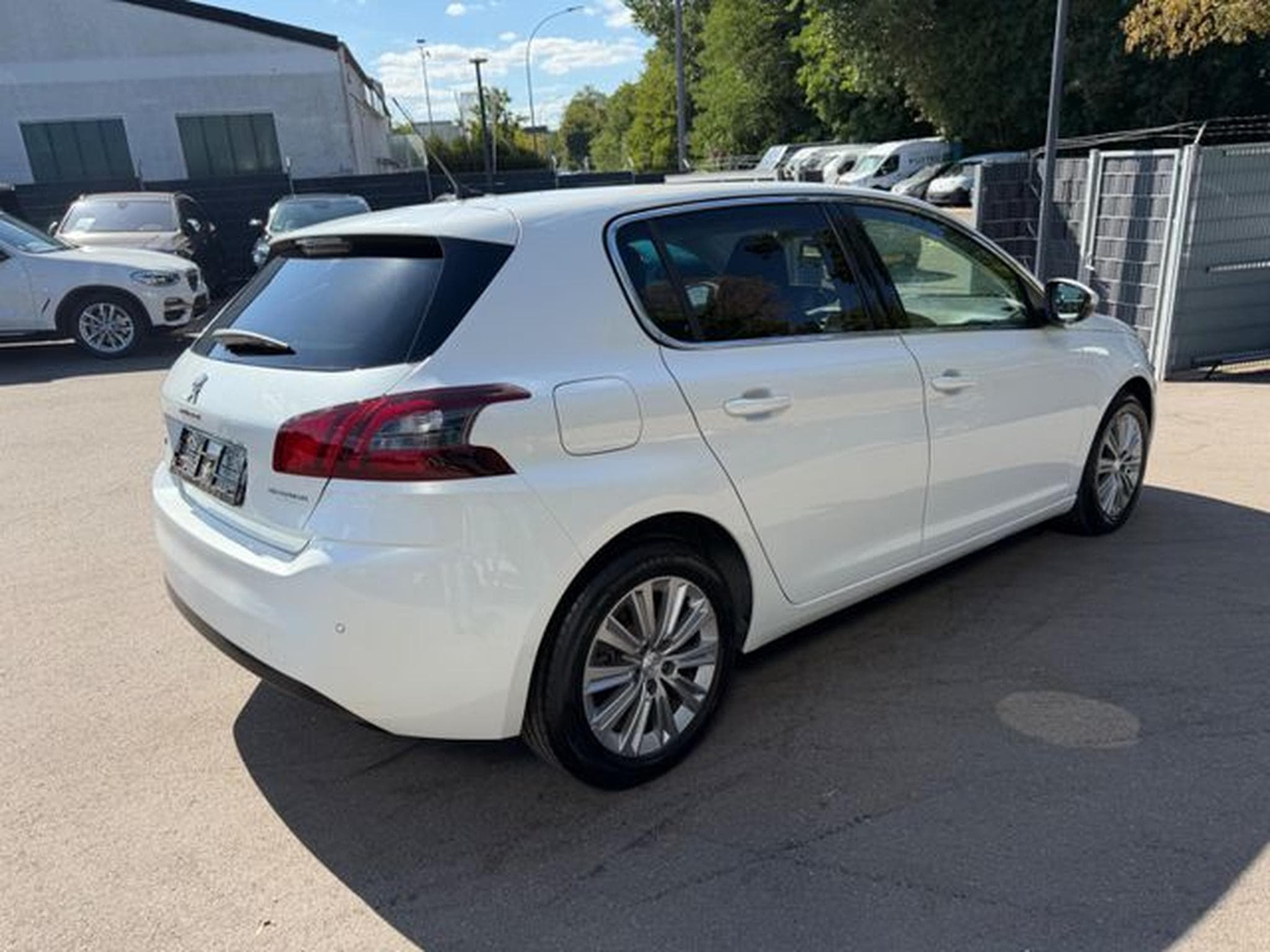 Peugeot 308 308 ALLURE *ALU*NAVI*TEILLEDER*PDC* (2018) - Photo 6