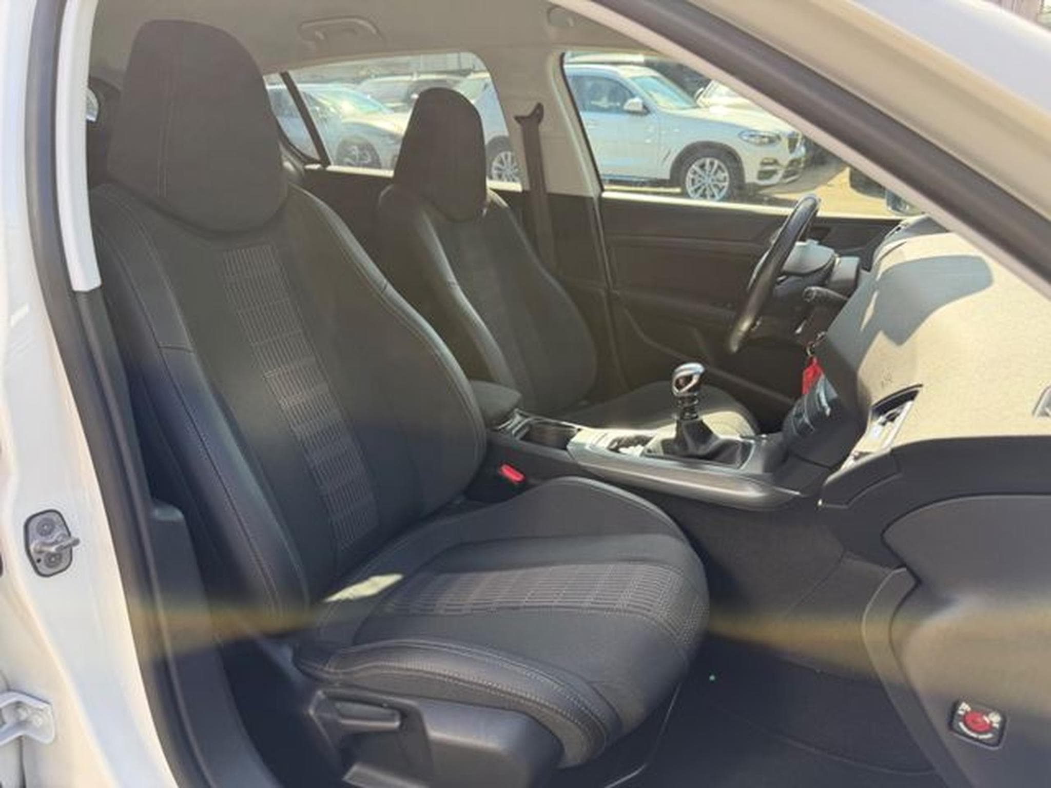 Peugeot 308 308 ALLURE *ALU*NAVI*TEILLEDER*PDC* (2018) - Photo 14