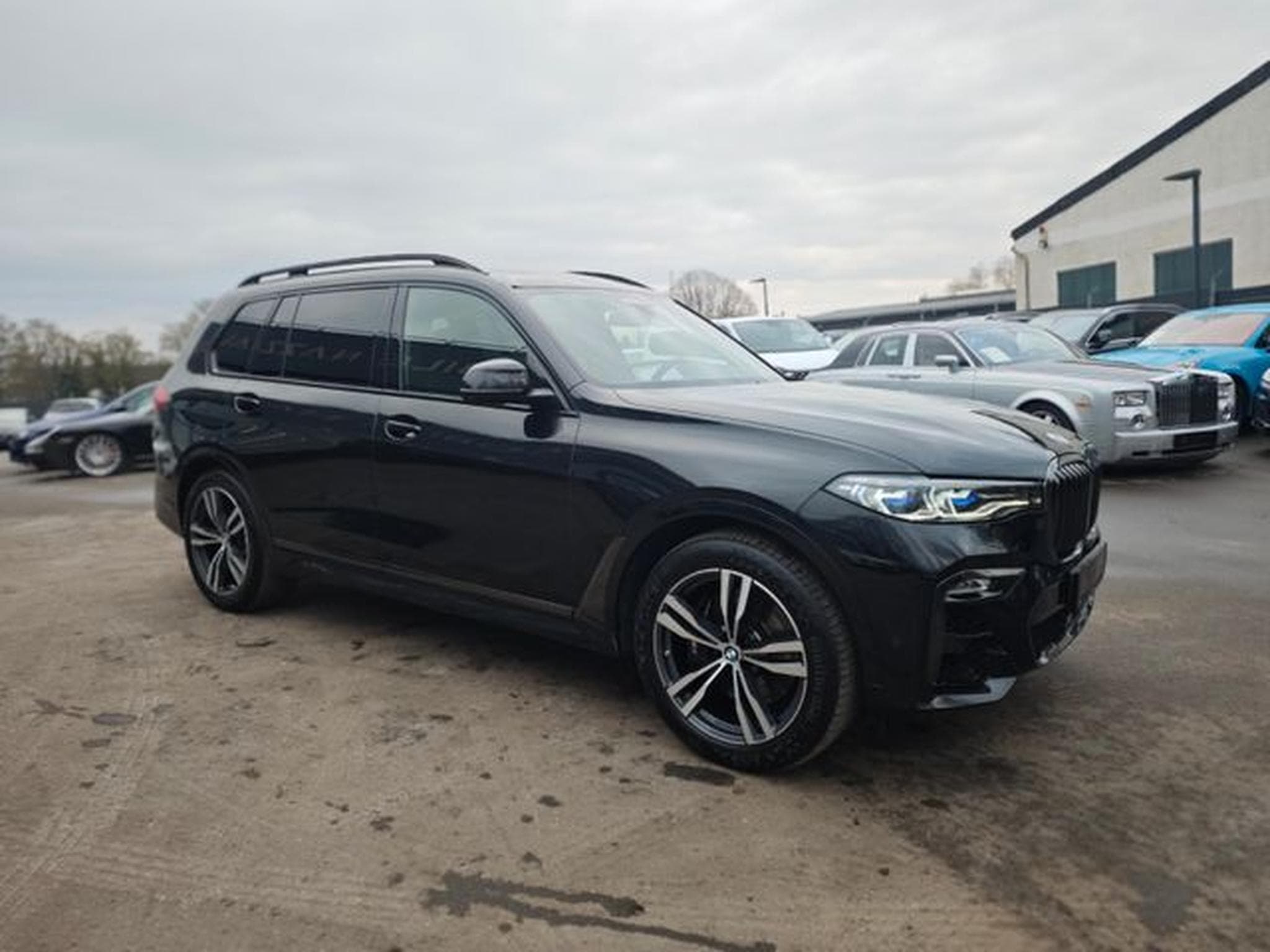 BMW X7 X7 xDrive 40d M SPORT*SOFT*LUFT*7SEATS*LASER*1.H (2021) - Foto 5