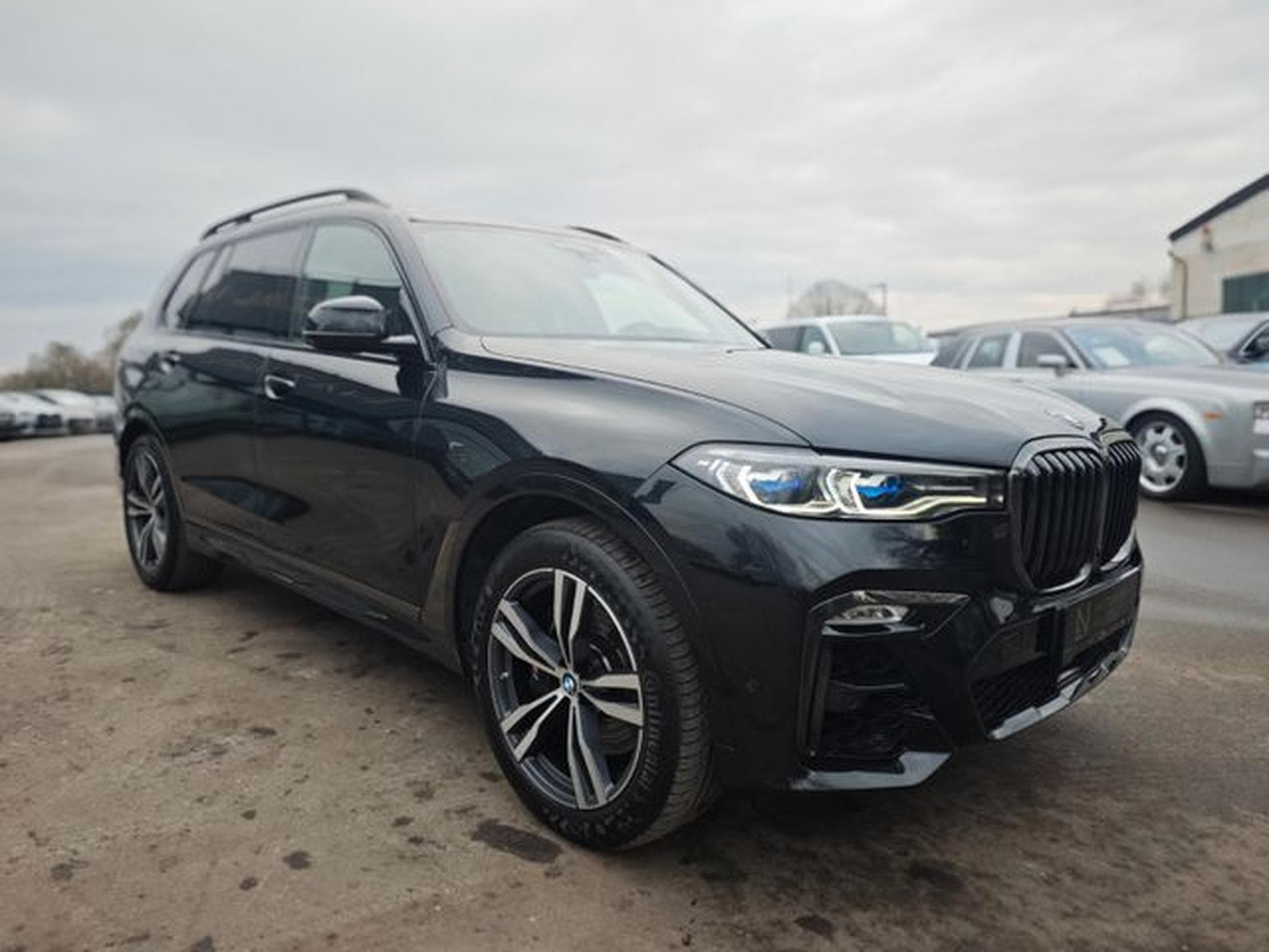 BMW X7 X7 xDrive 40d M SPORT*SOFT*LUFT*7SEATS*LASER*1.H (2021) - Foto 4